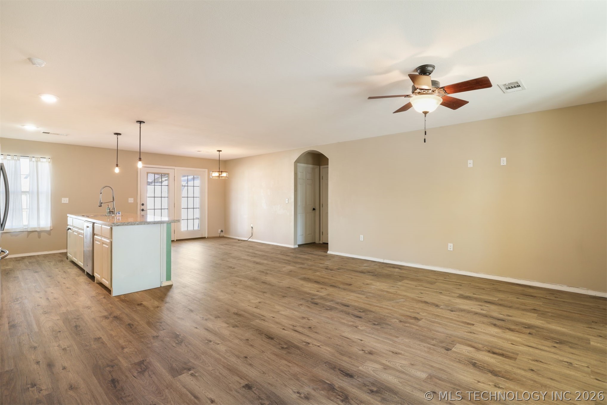 462 Allen Property Photo 4