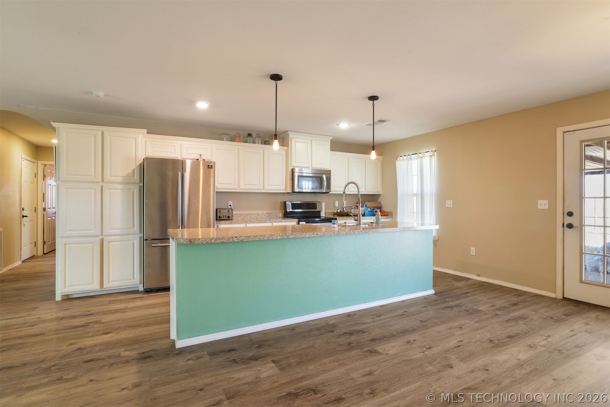 462 Allen Property Photo 5
