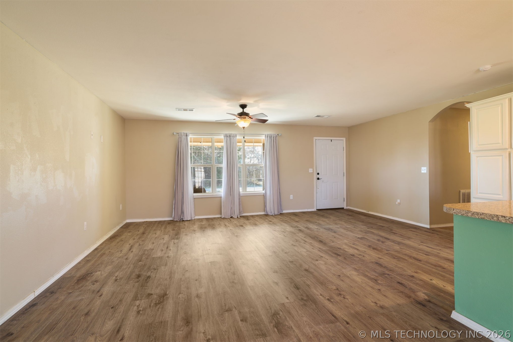462 Allen Property Photo 7