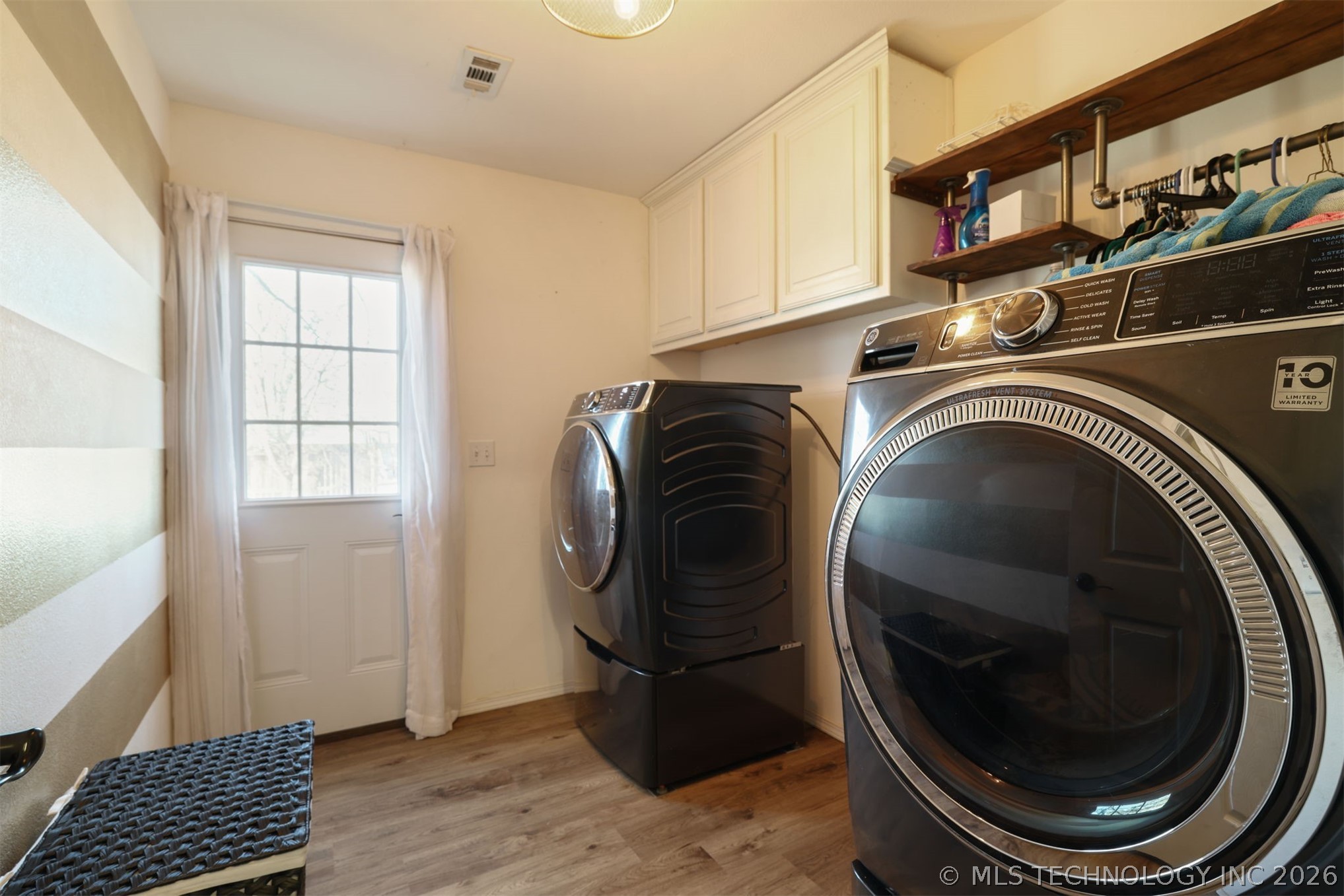 462 Allen Property Photo 13