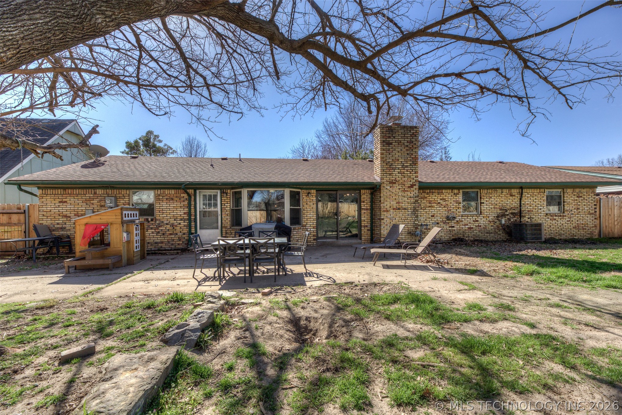 2610 Turner Street Property Photo 5