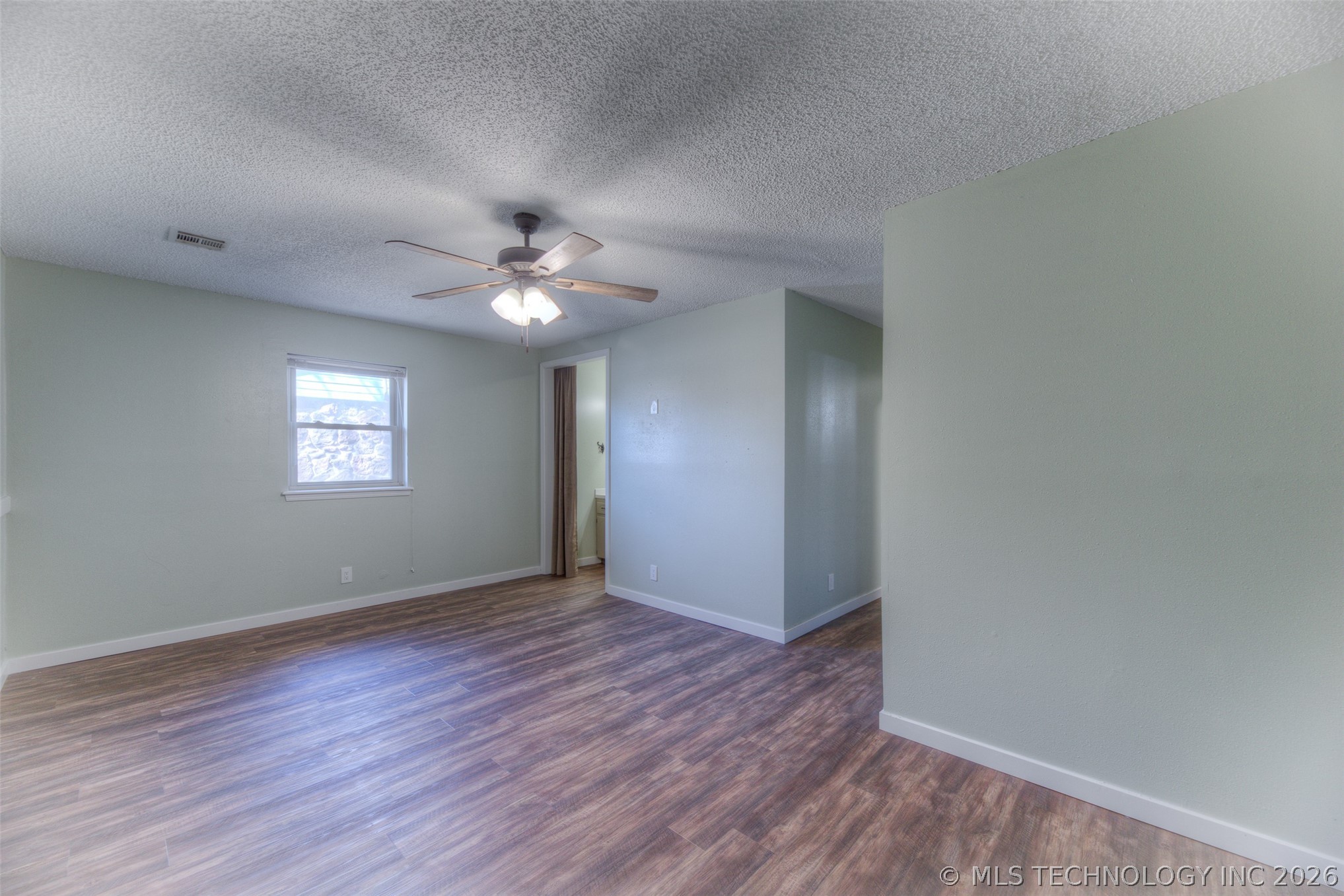2610 Turner Street Property Photo 7