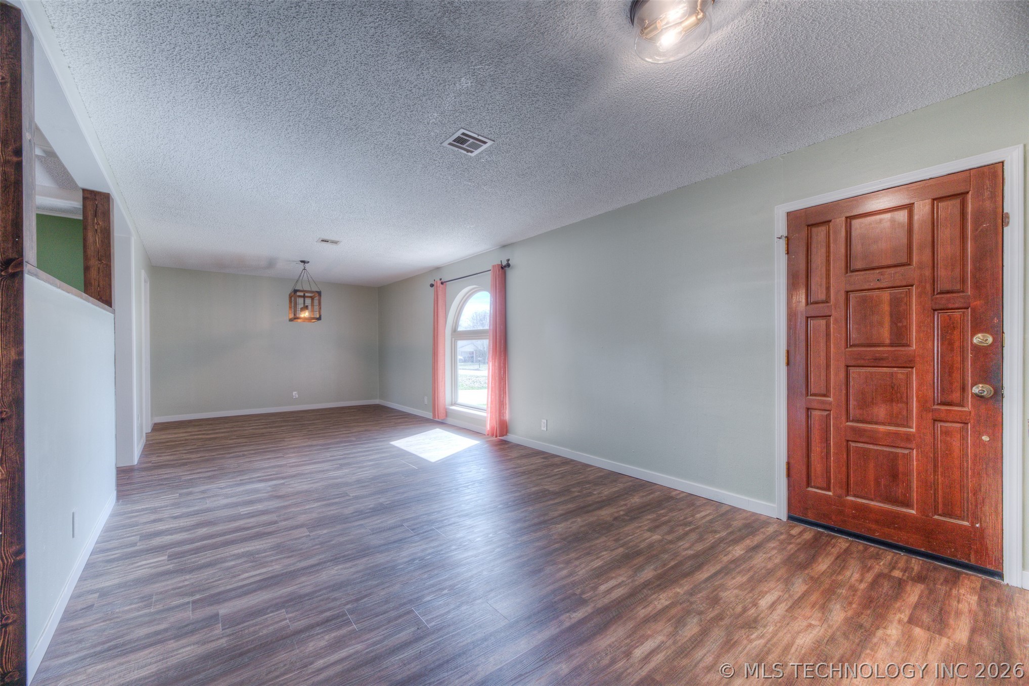 2610 Turner Street Property Photo 8