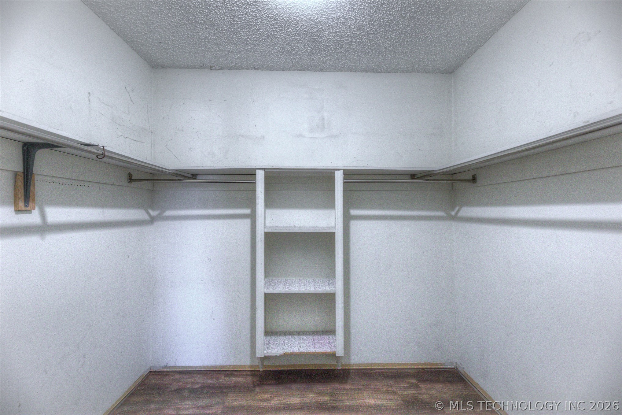 2610 Turner Street Property Photo 9