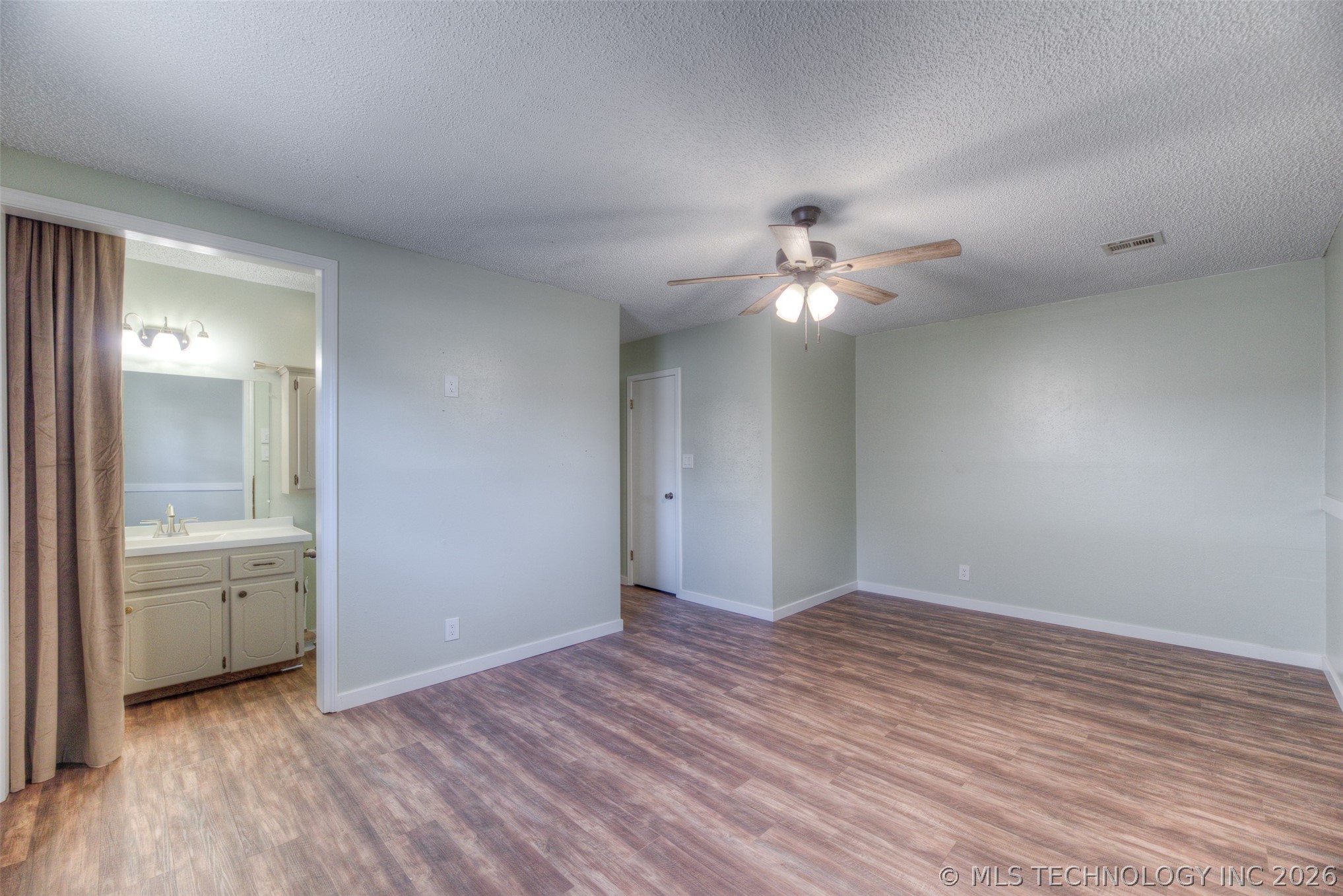 2610 Turner Street Property Photo 20