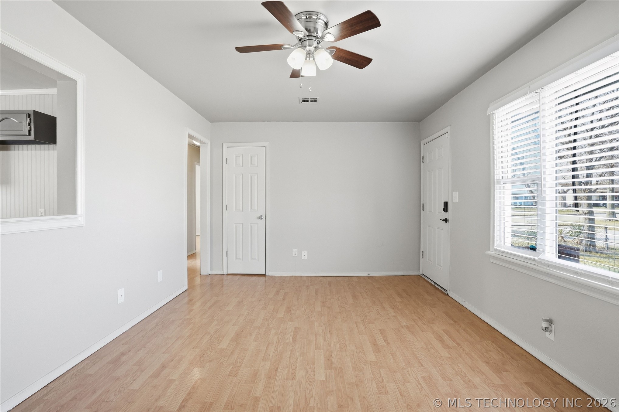 707 N 71st East Avenue Property Photo 6