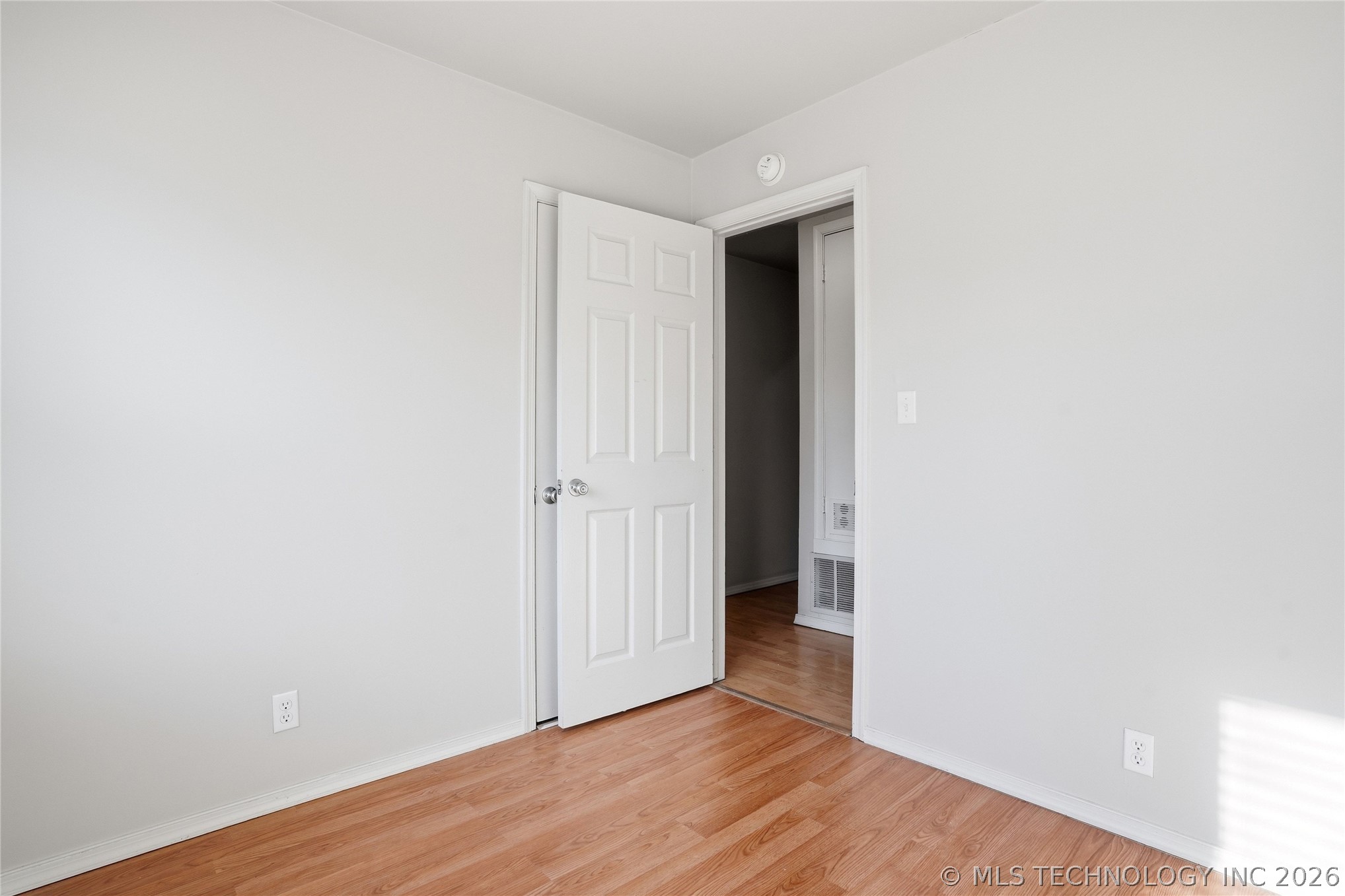 707 N 71st East Avenue Property Photo 14