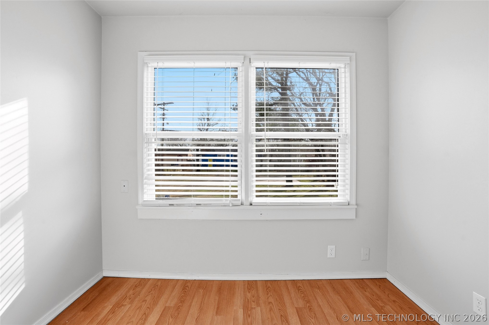 707 N 71st East Avenue Property Photo 15