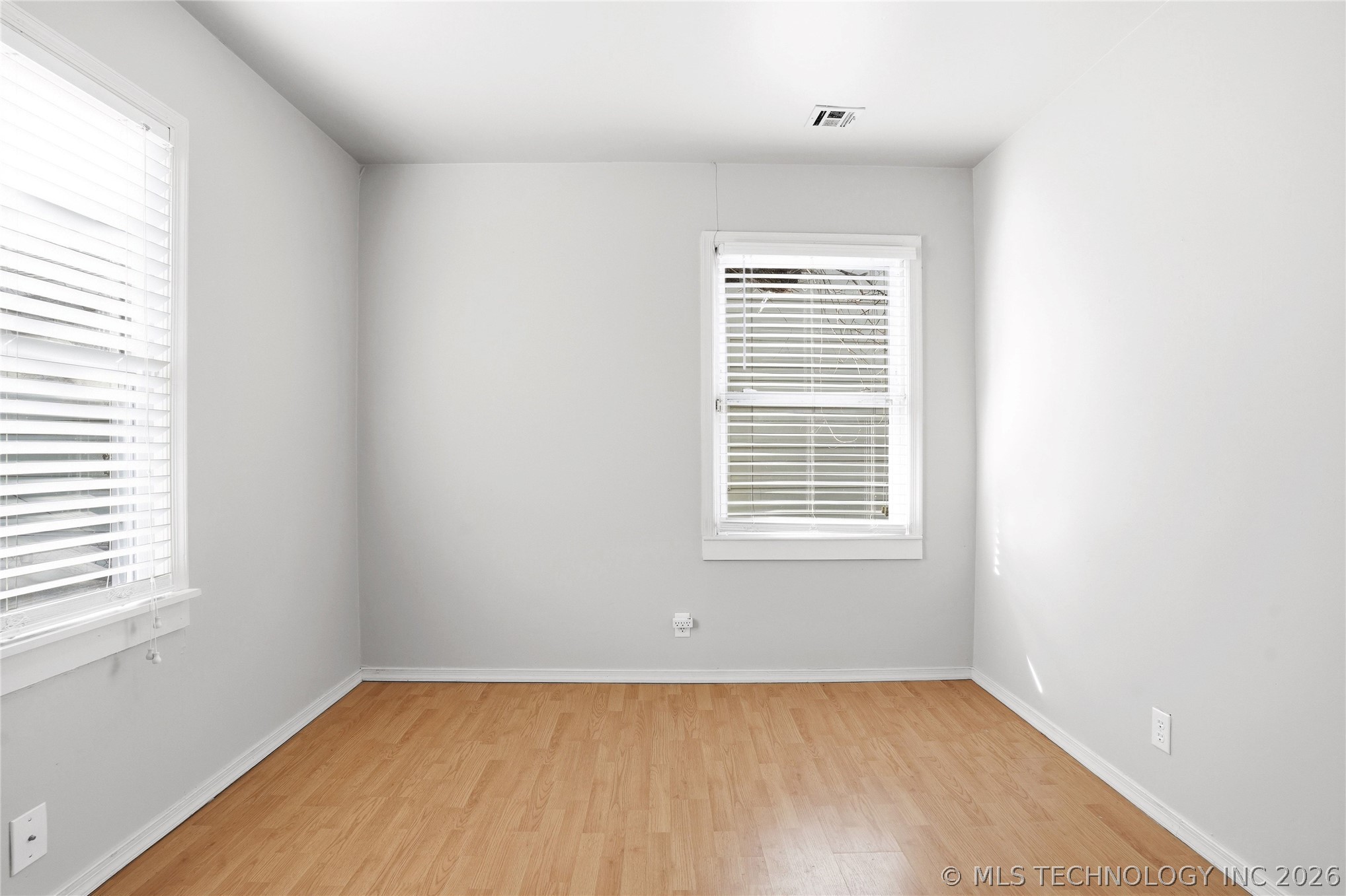 707 N 71st East Avenue Property Photo 16