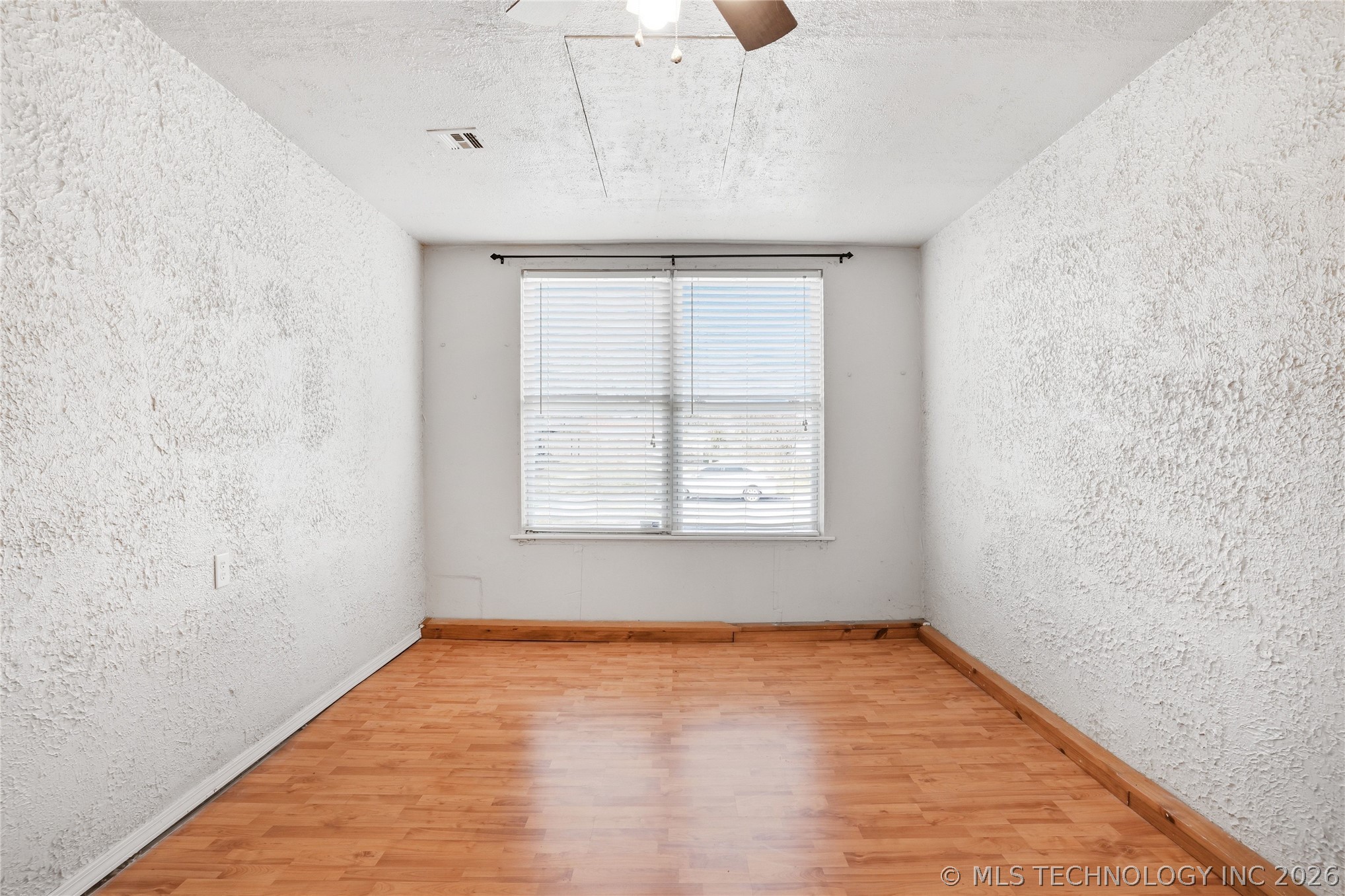 707 N 71st East Avenue Property Photo 20