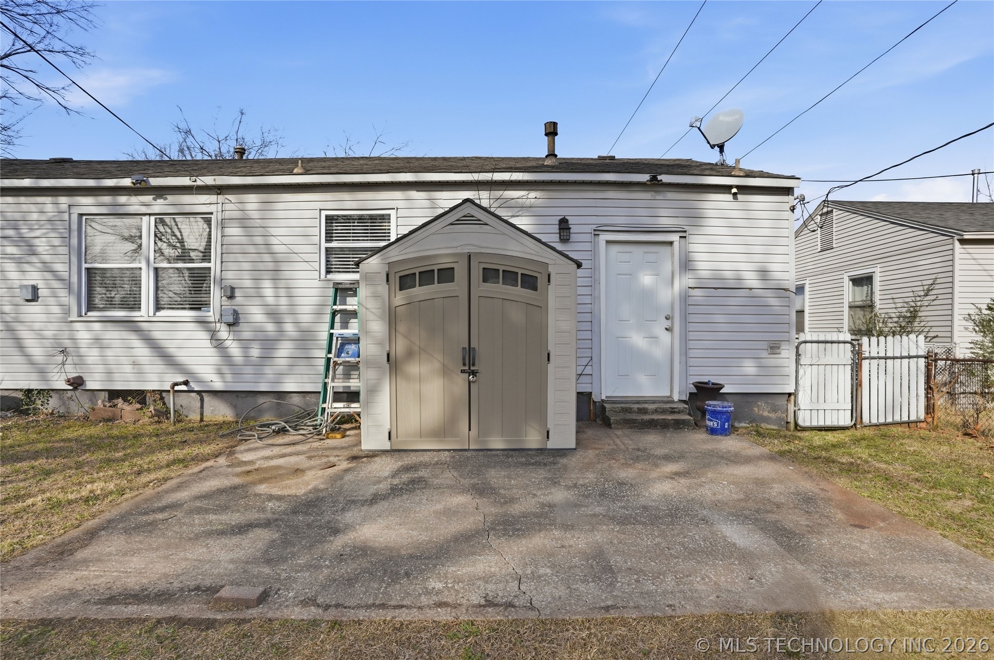 707 N 71st East Avenue Property Photo 29