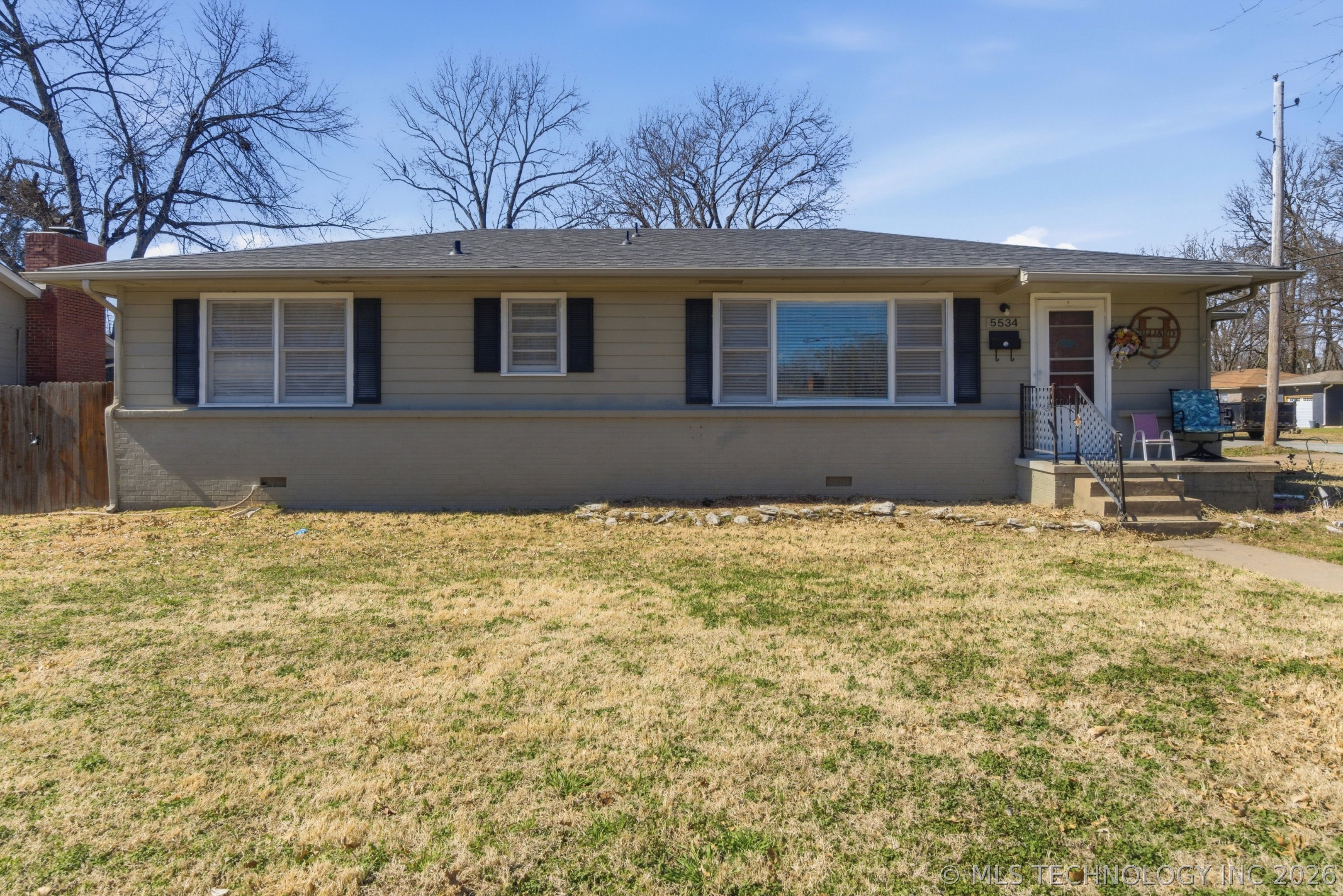5534 S Columbia Avenue Property Photo 1