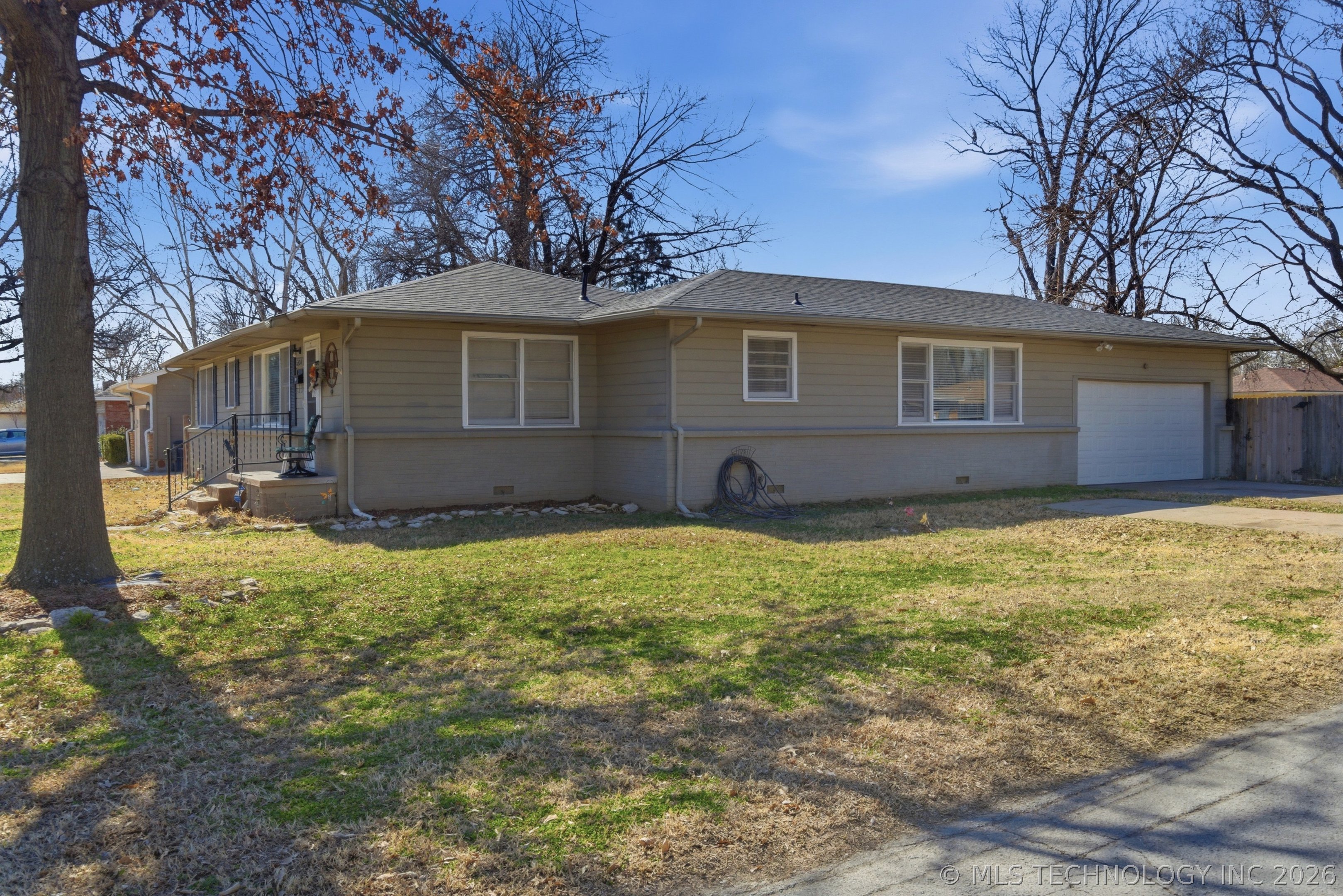 5534 S Columbia Avenue Property Photo 2