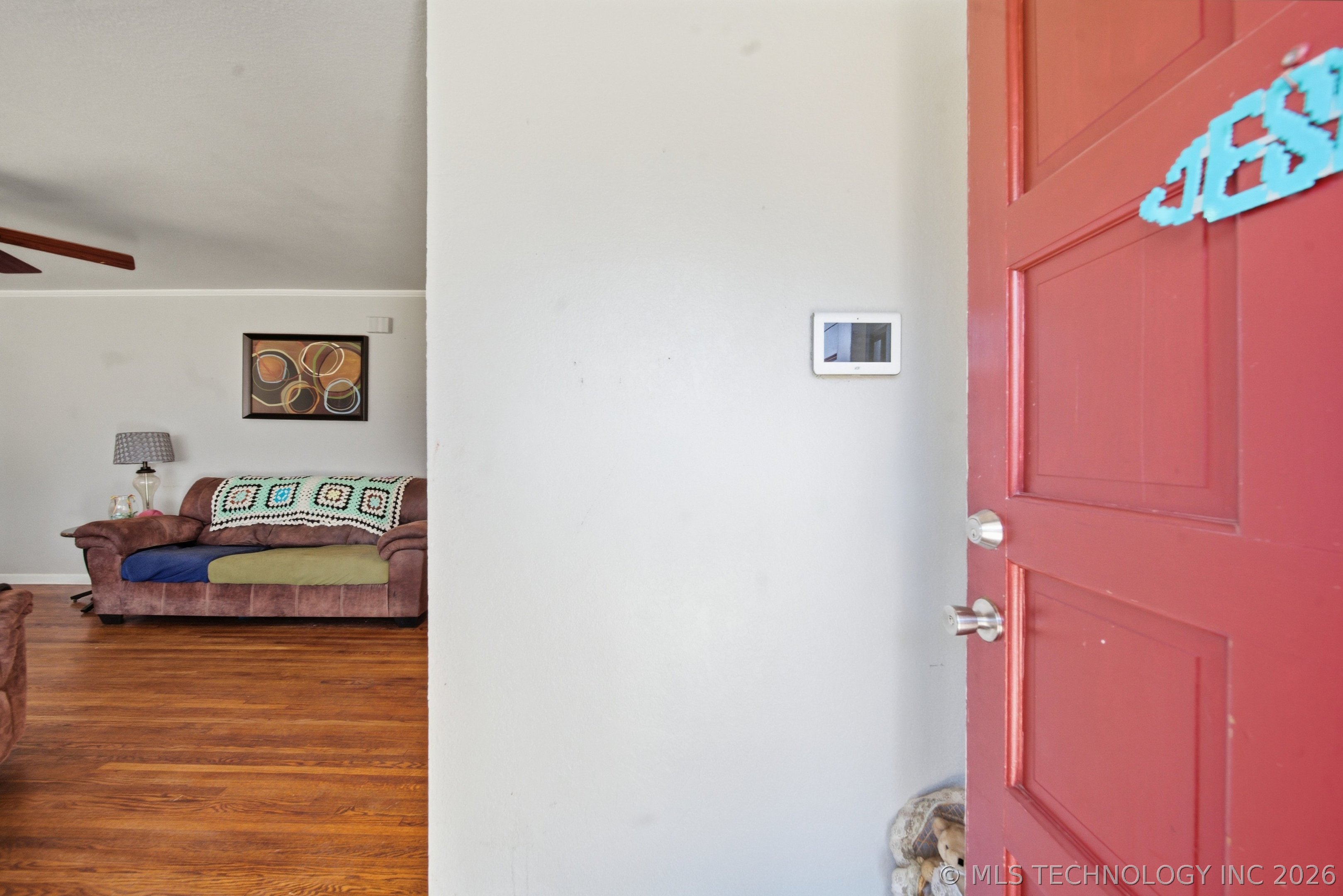 5534 S Columbia Avenue Property Photo 4