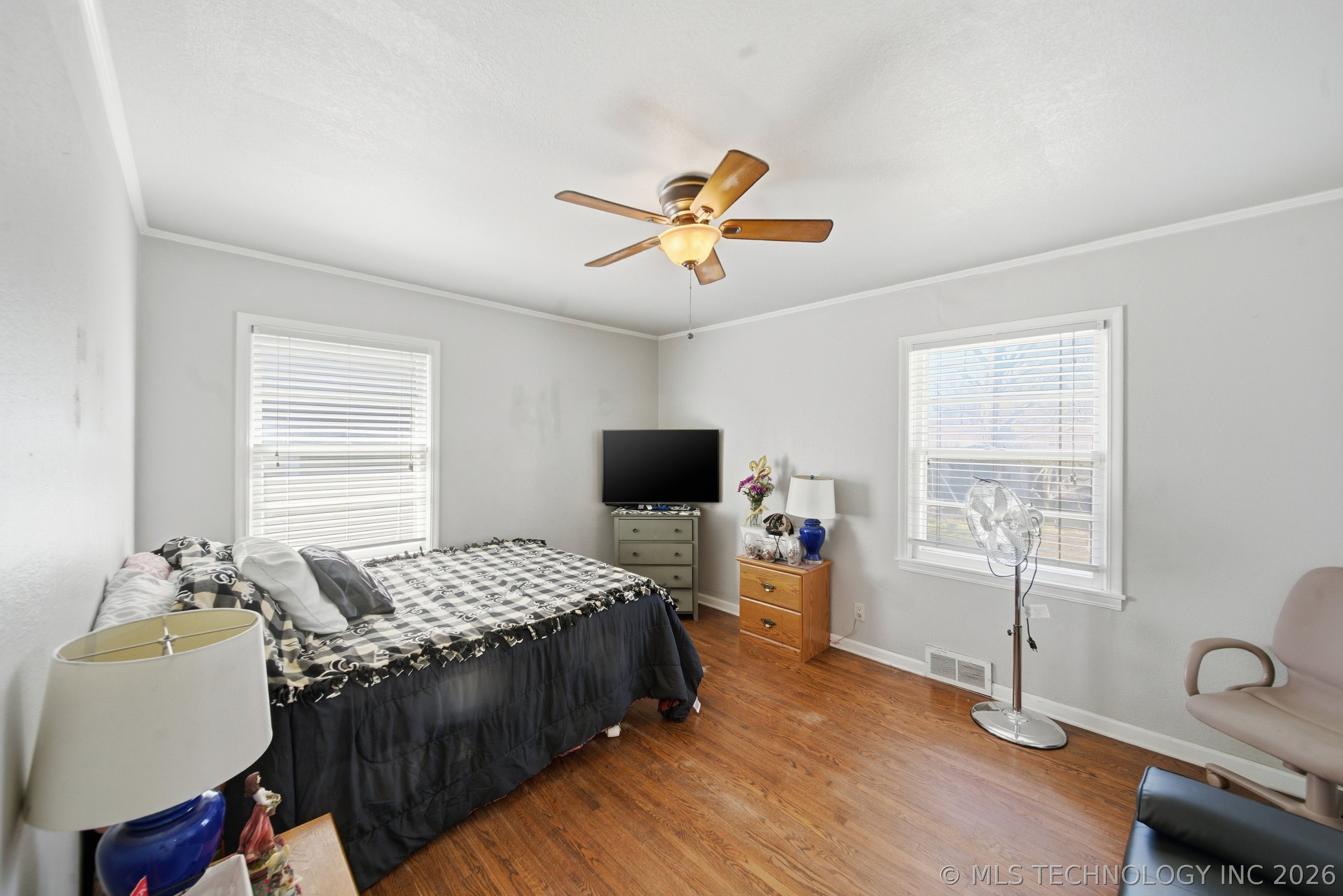 5534 S Columbia Avenue Property Photo 17