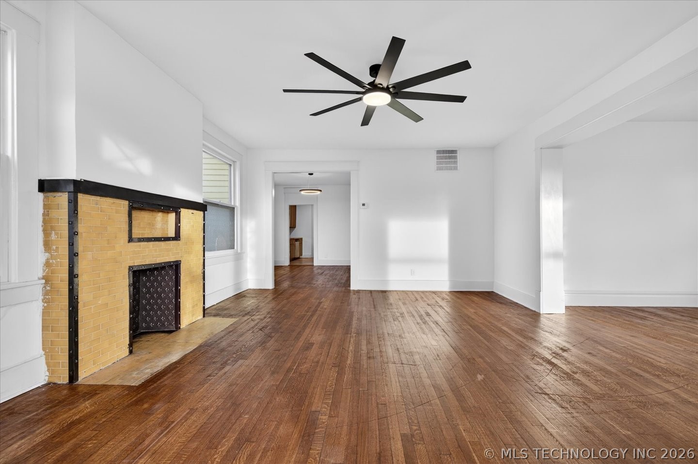 822 S Johnstone Avenue Property Photo 3