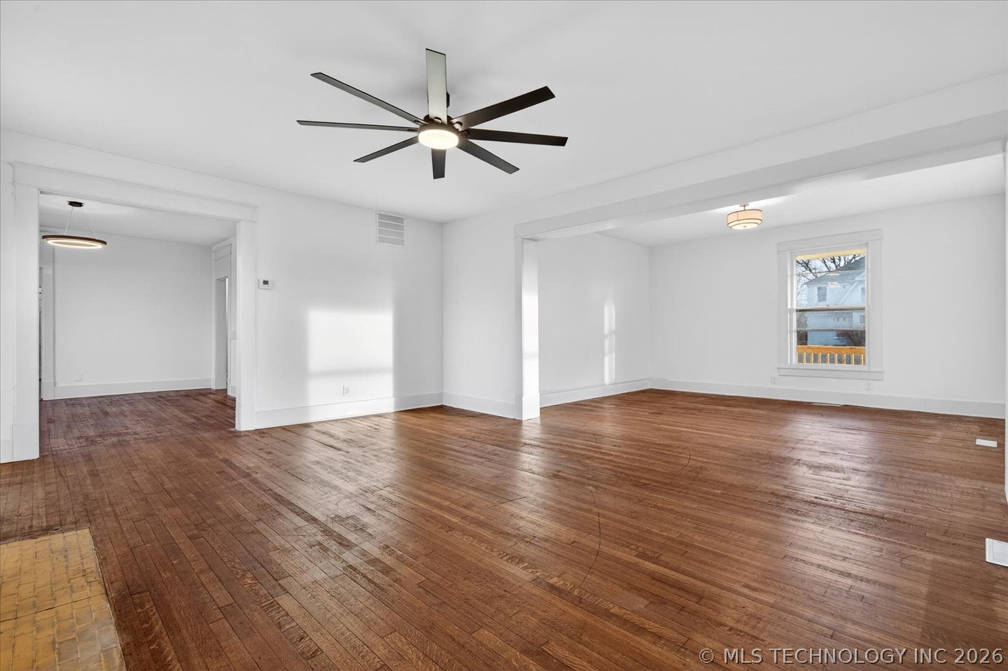 822 S Johnstone Avenue Property Photo 4