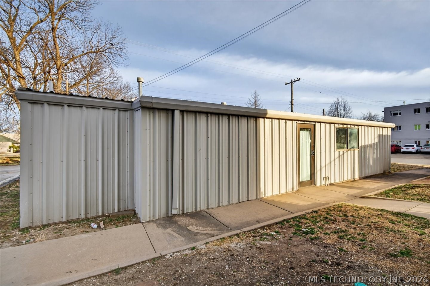 822 S Johnstone Avenue Property Photo 9