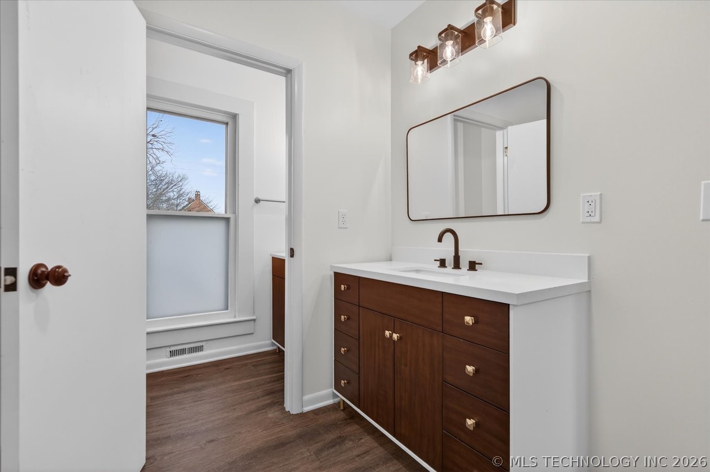 822 S Johnstone Avenue Property Photo 18