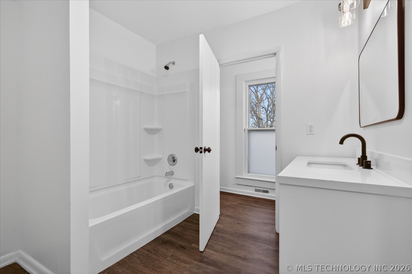 822 S Johnstone Avenue Property Photo 19
