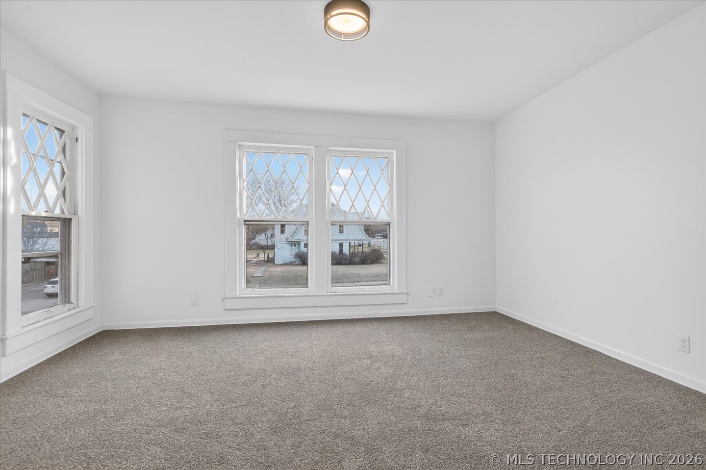 822 S Johnstone Avenue Property Photo 24