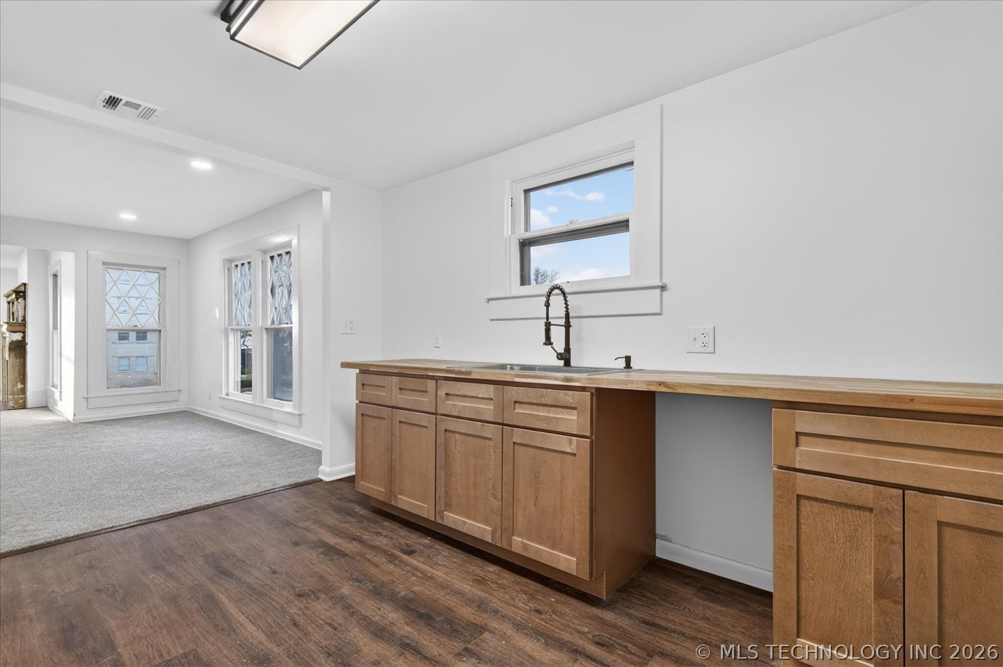 822 S Johnstone Avenue Property Photo 25