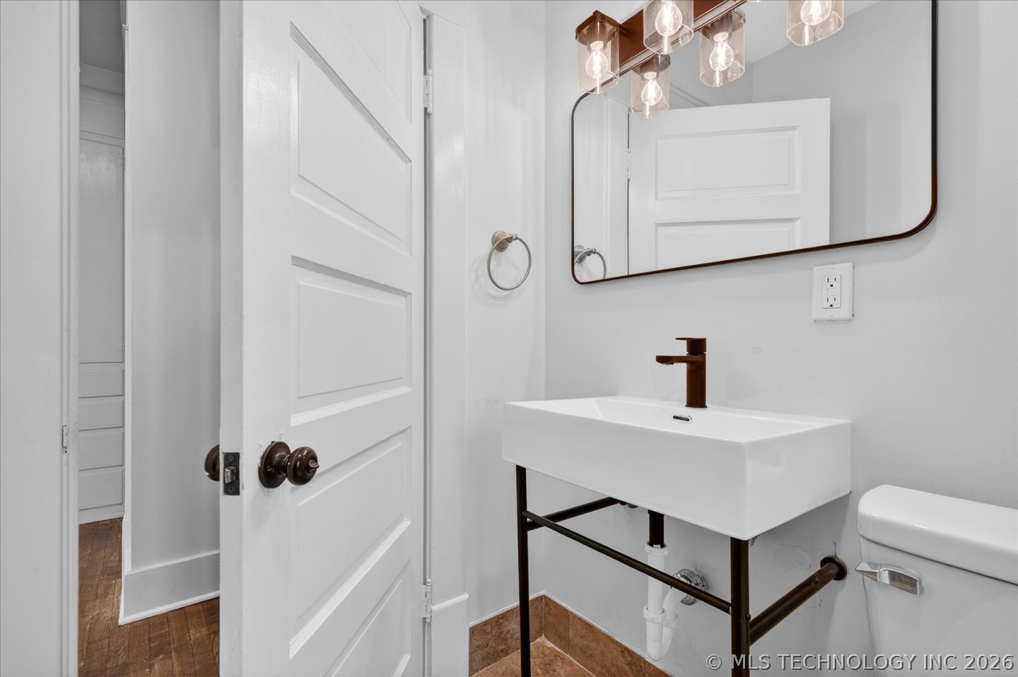 822 S Johnstone Avenue Property Photo 39