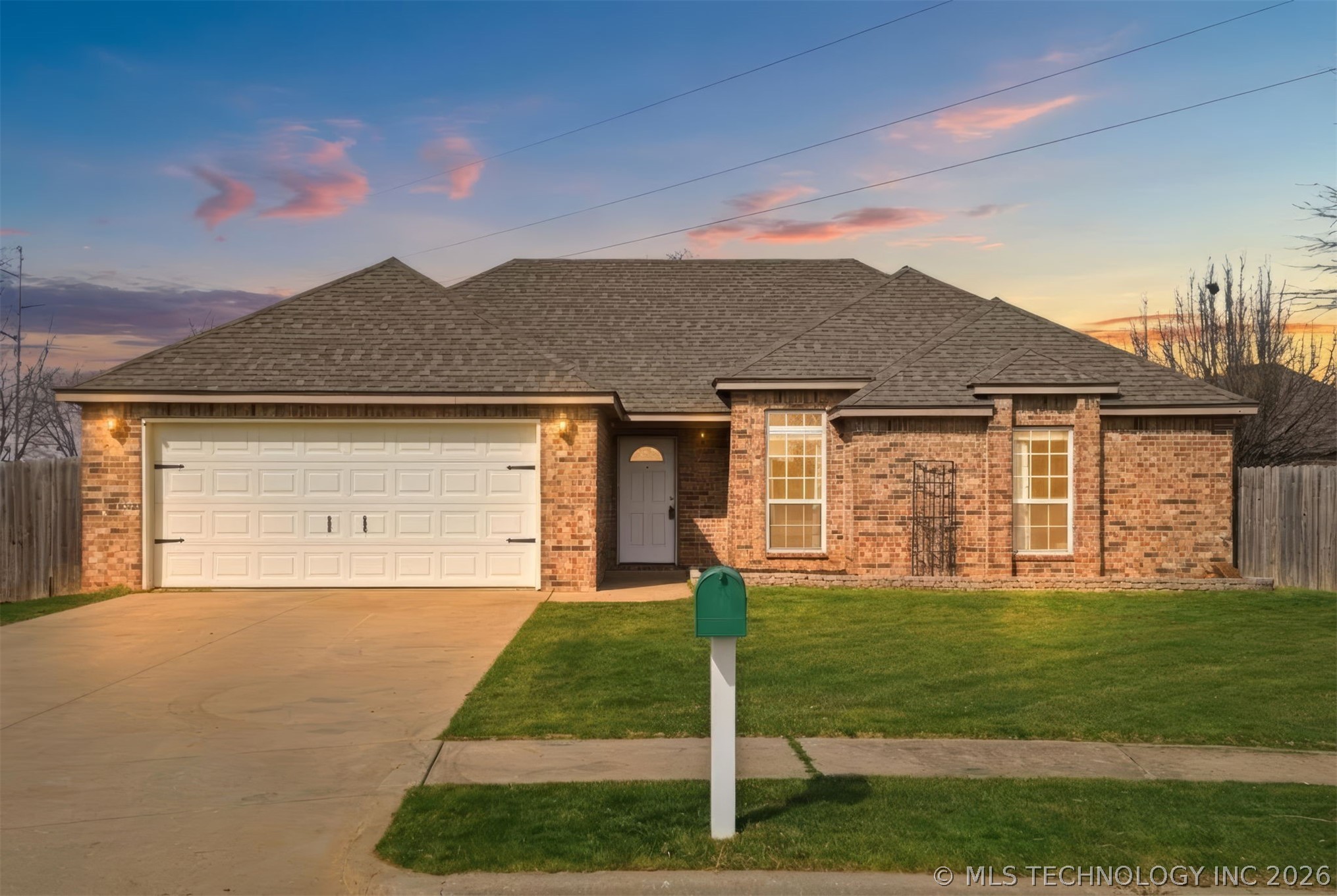 14504 S Oak Street Property Photo 2