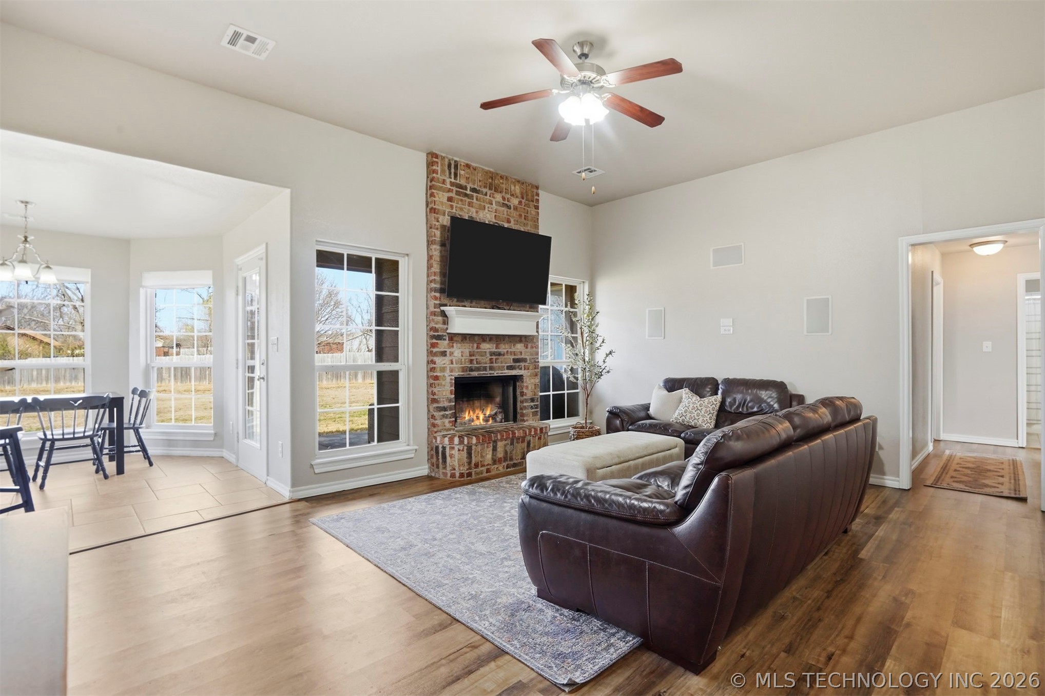 14504 S Oak Street Property Photo 4