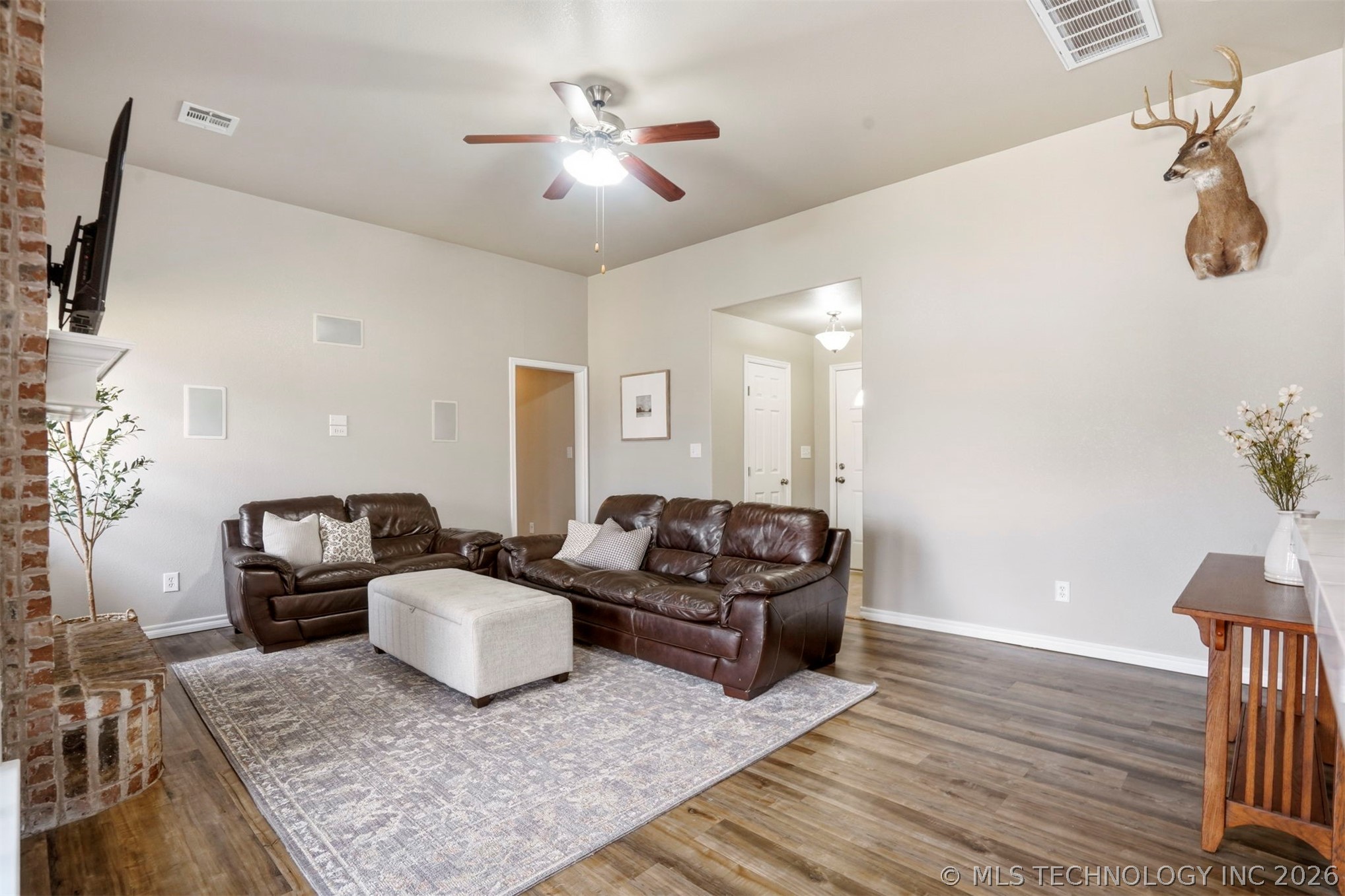 14504 S Oak Street Property Photo 5