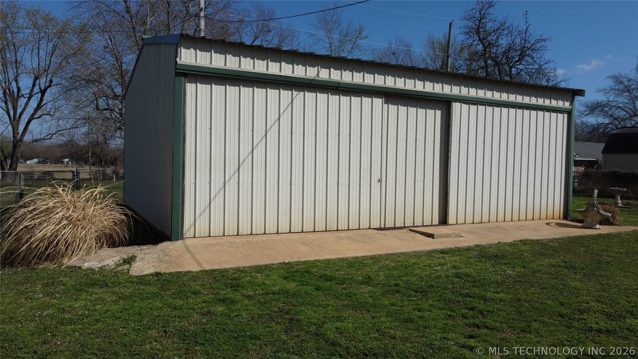 106 Vine Street Property Photo 3