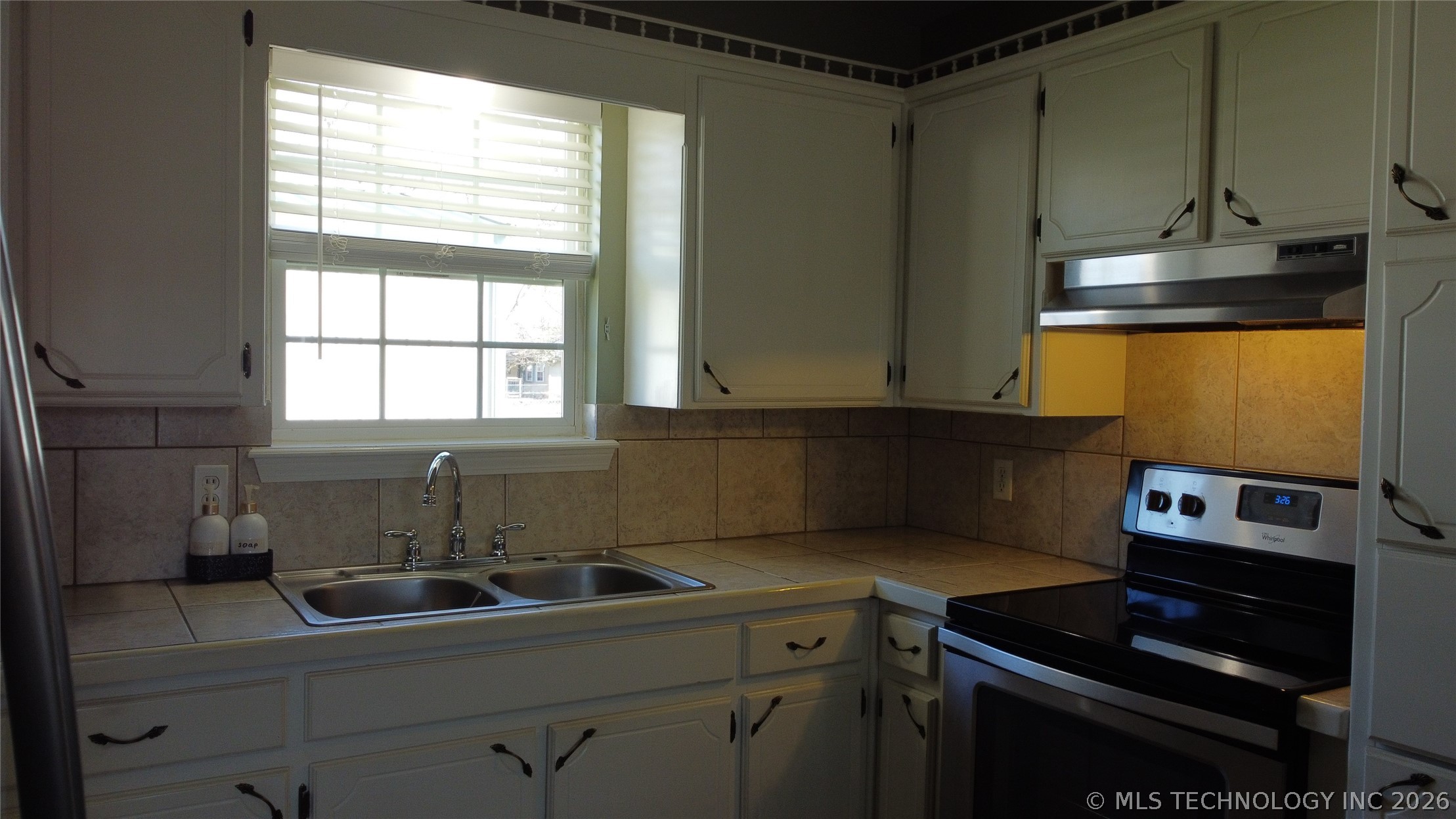 106 Vine Street Property Photo 6