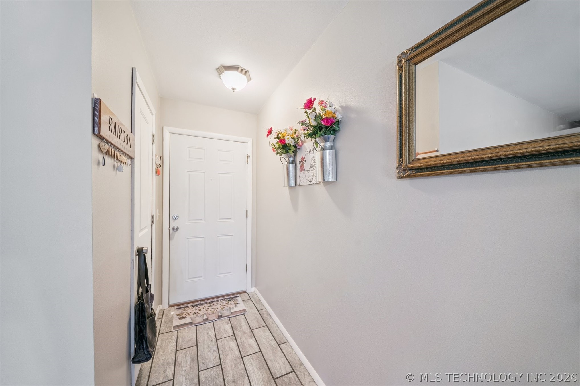 606 E Toledo Place Property Photo 3