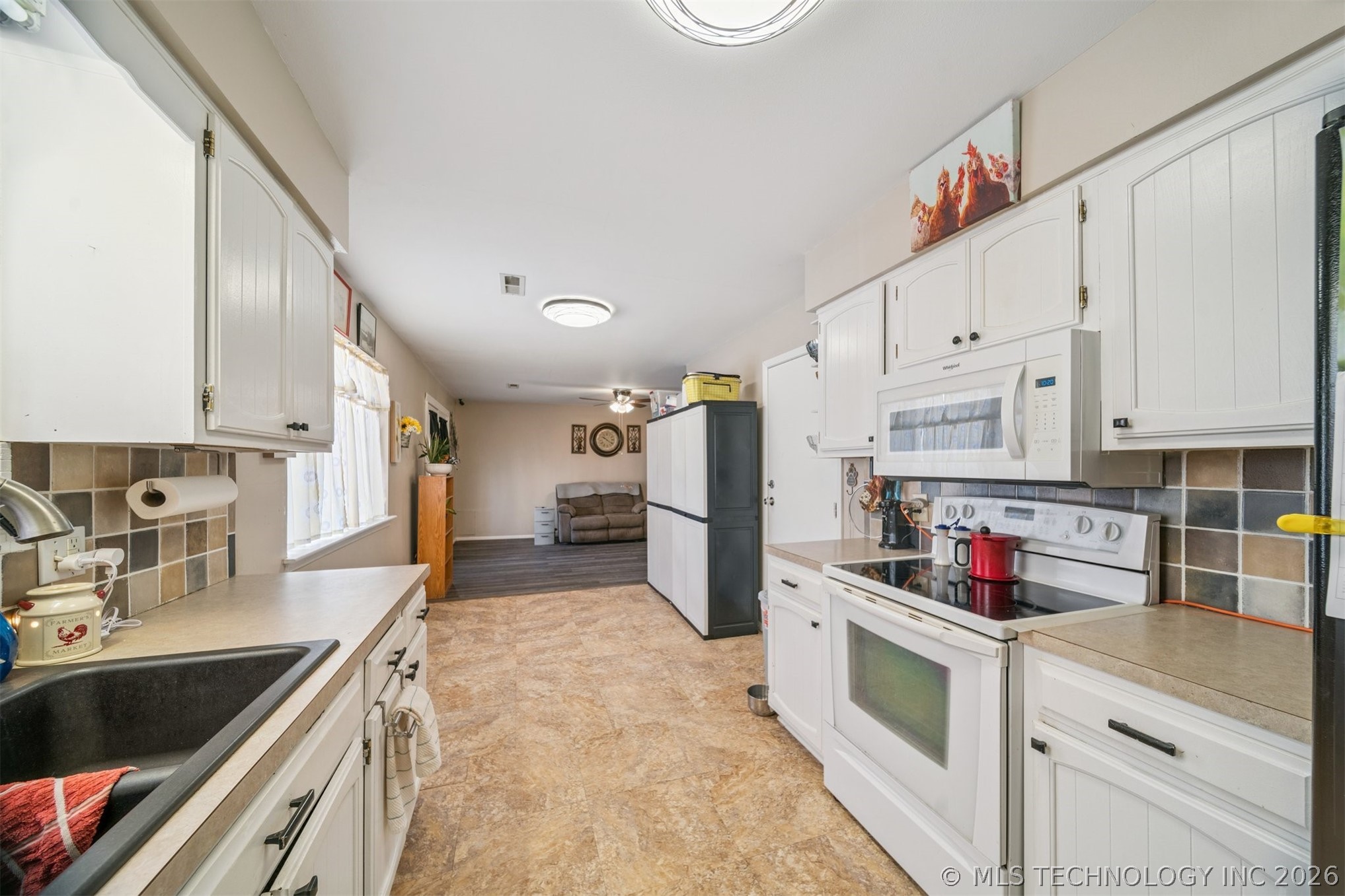 606 E Toledo Place Property Photo 9