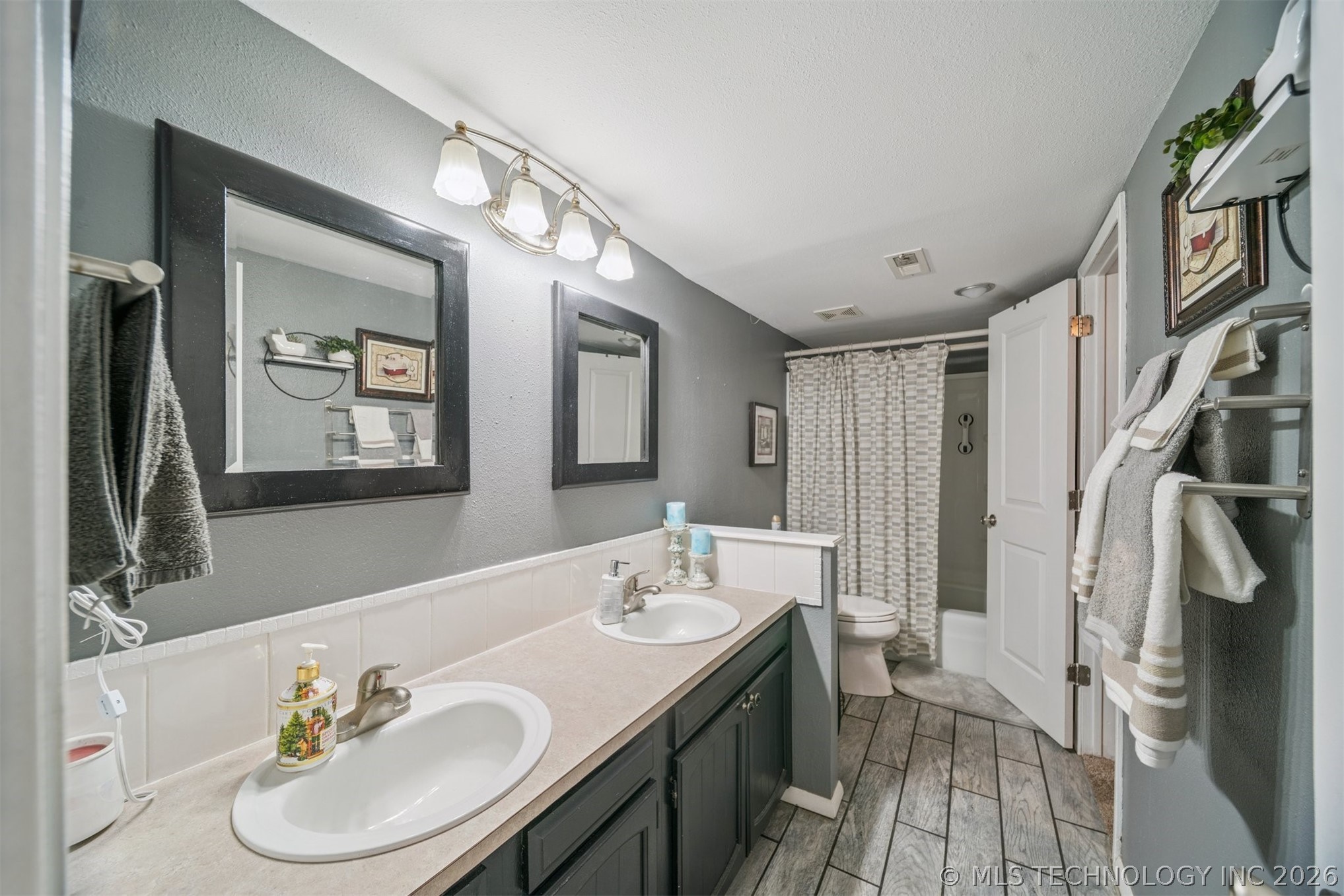 606 E Toledo Place Property Photo 10