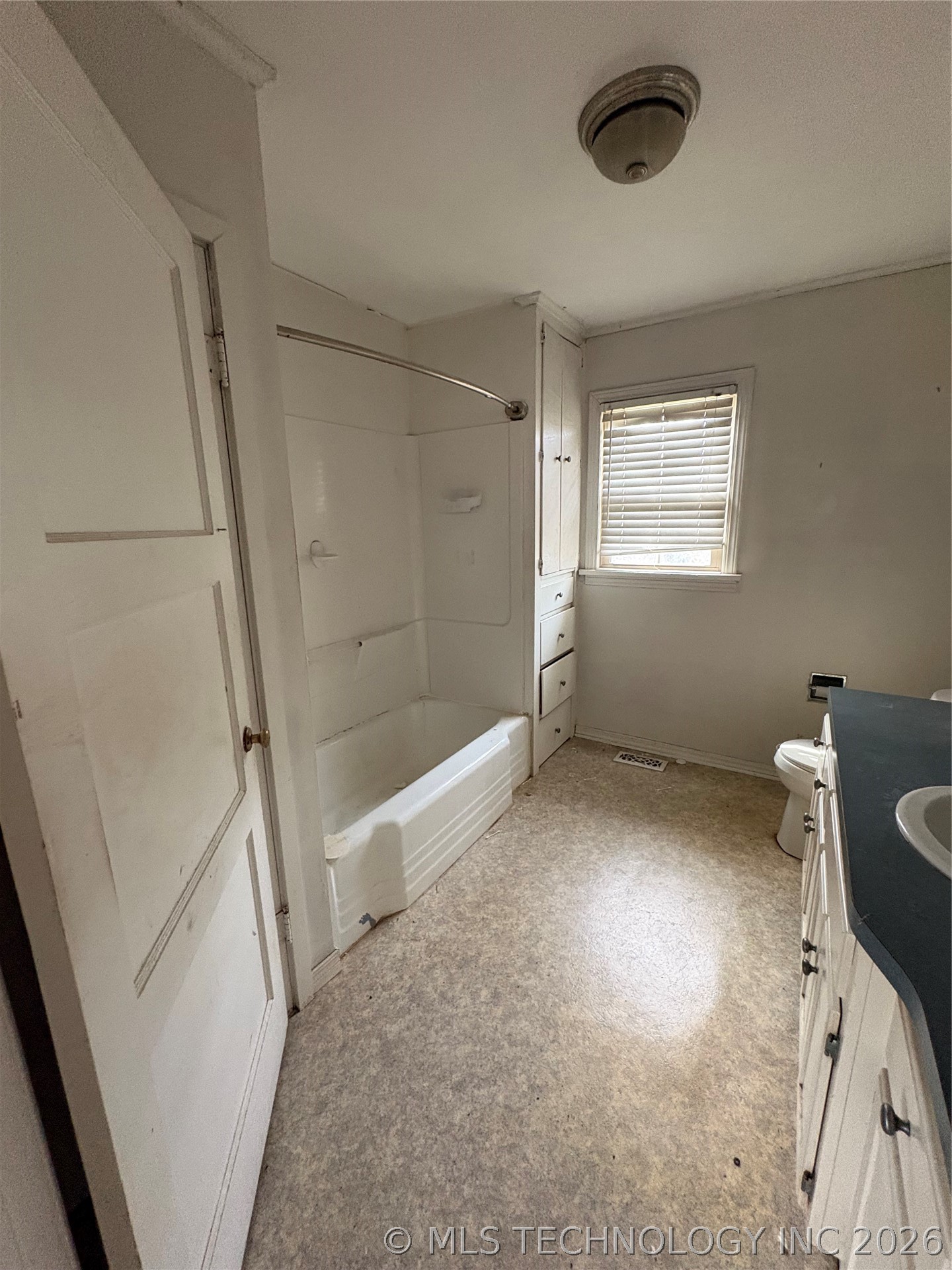 1307 S Madison Boulevard Property Photo 15
