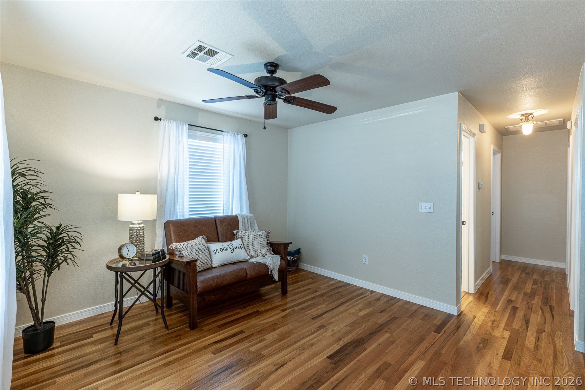 614 E 5th Street Property Photo 7