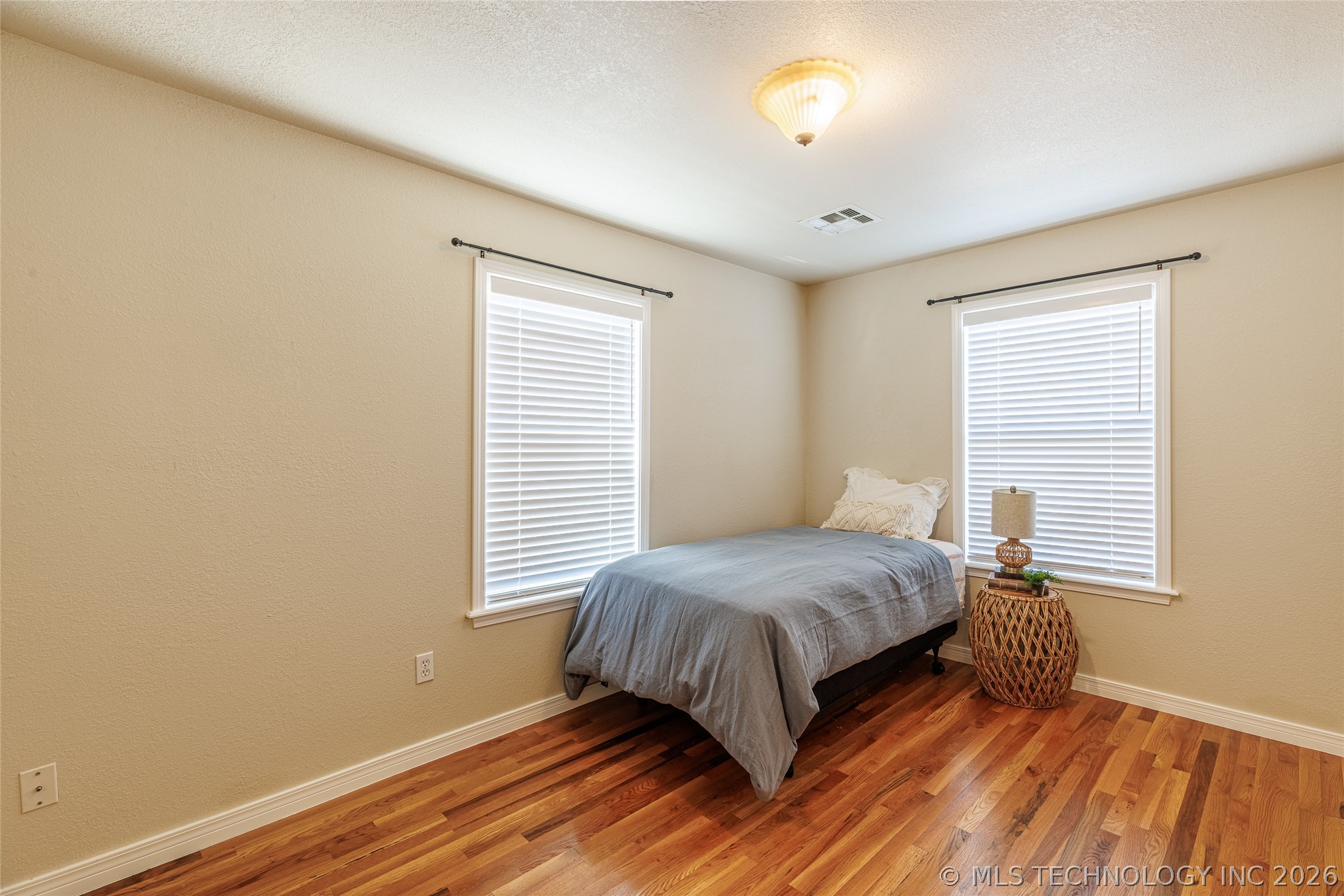 614 E 5th Street Property Photo 10