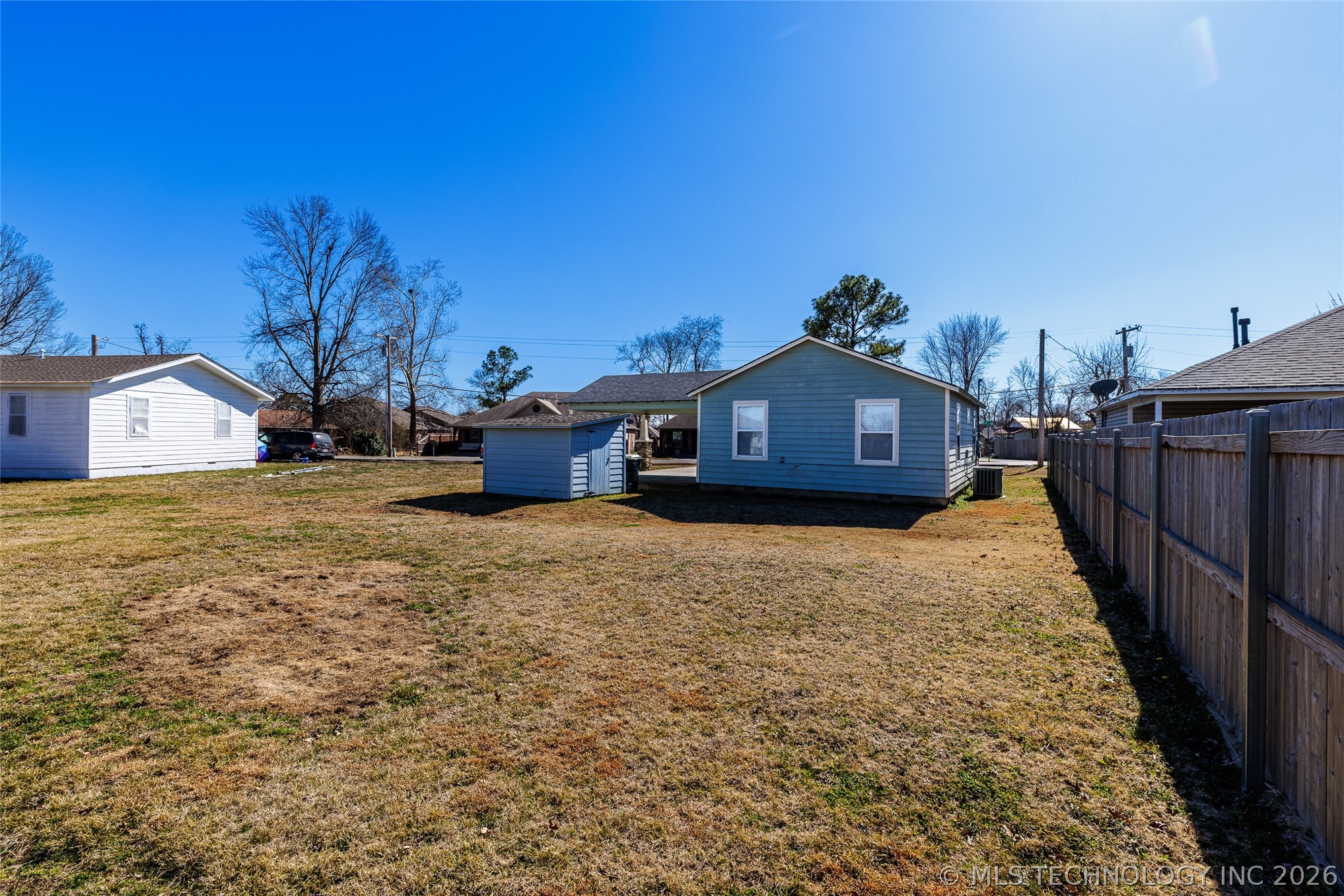614 E 5th Street Property Photo 16