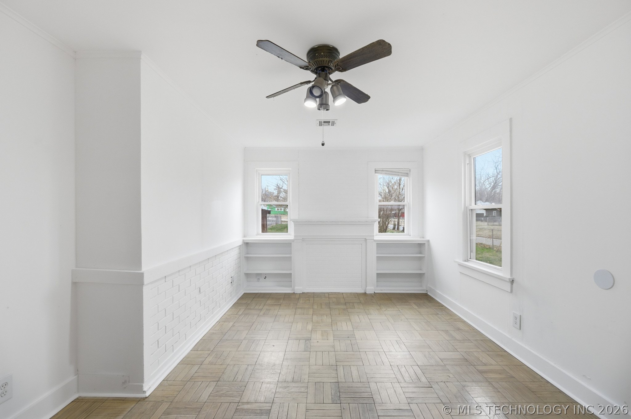 815 N Oswego Avenue Property Photo 2