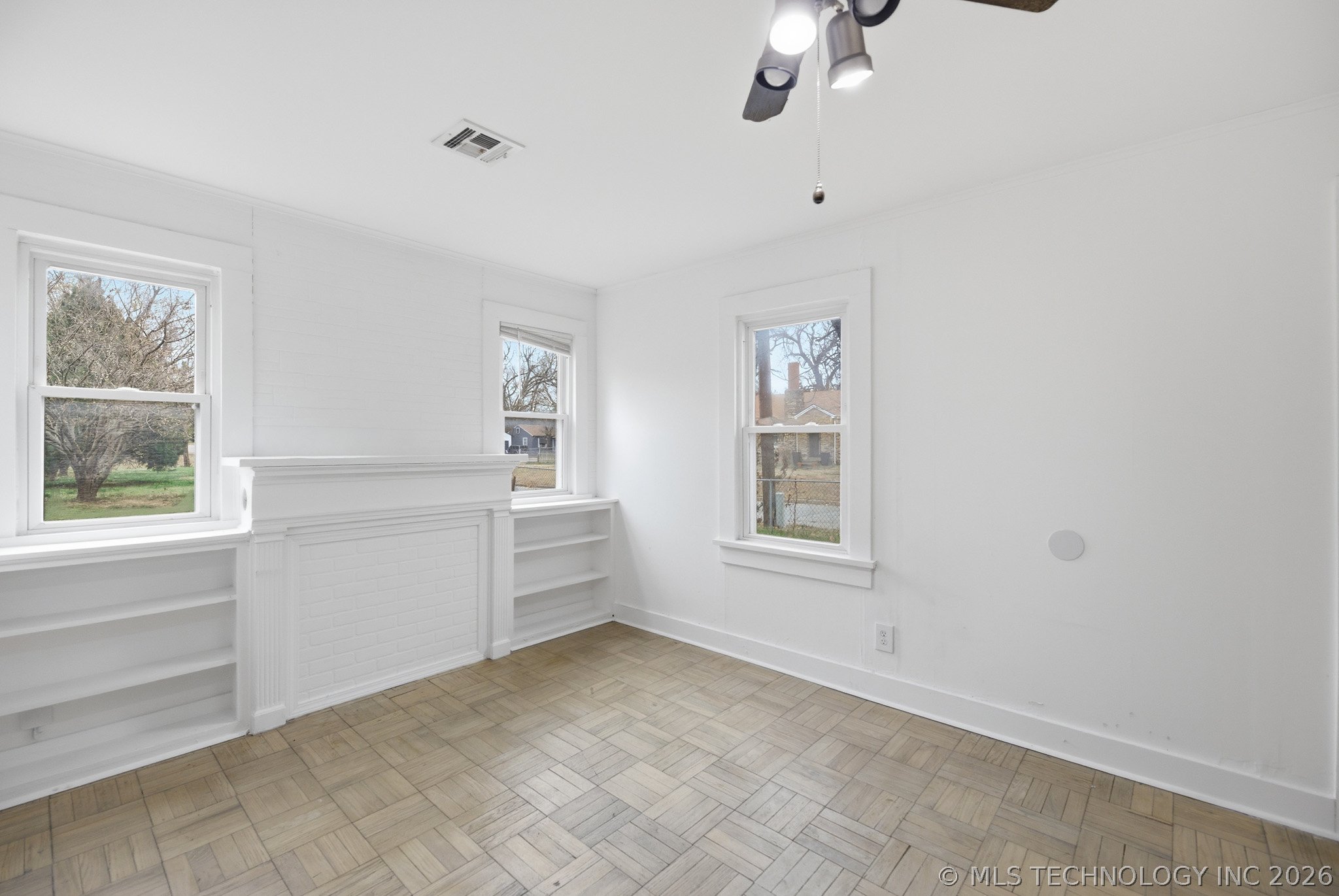 815 N Oswego Avenue Property Photo 3