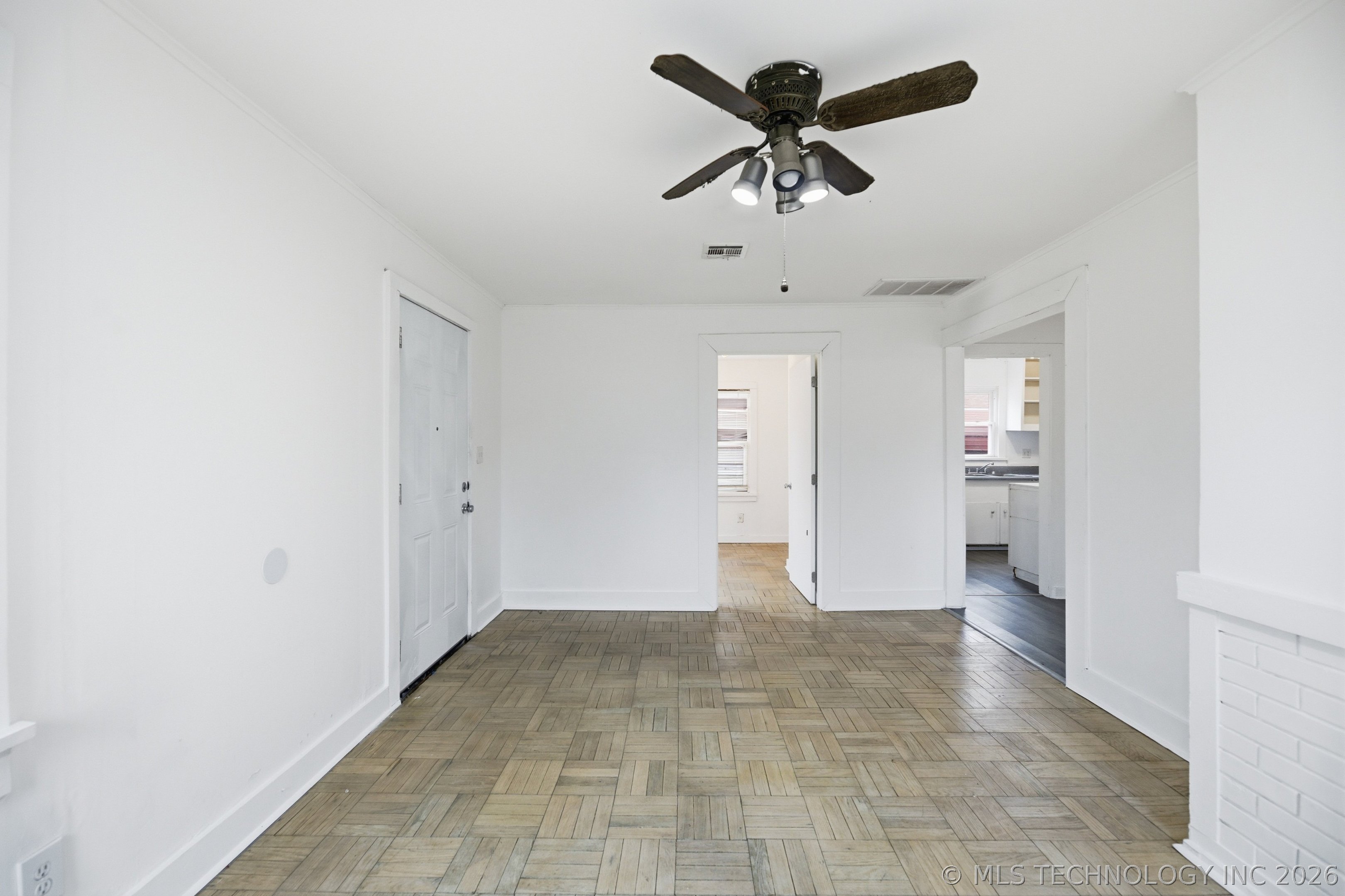 815 N Oswego Avenue Property Photo 4