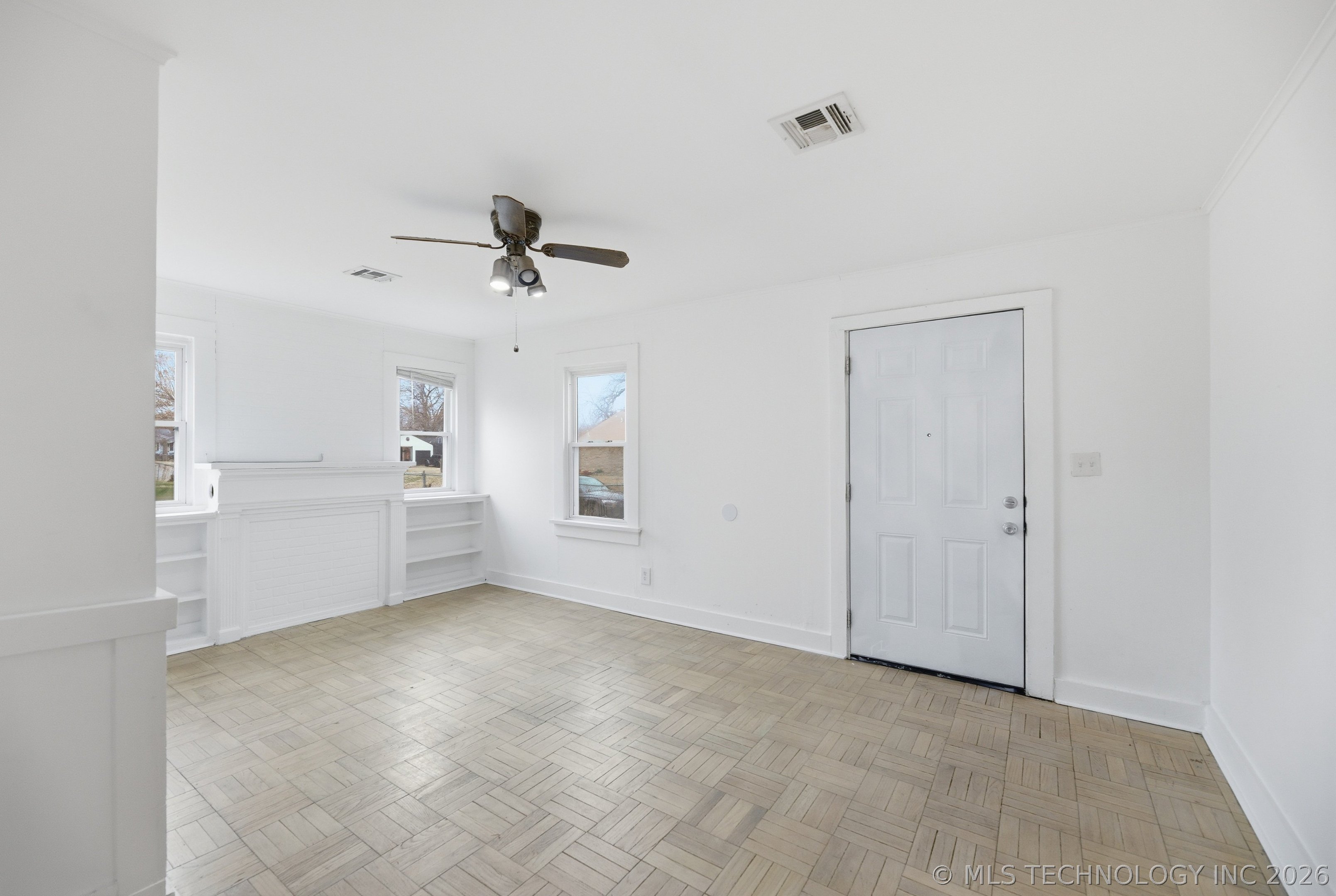 815 N Oswego Avenue Property Photo 5