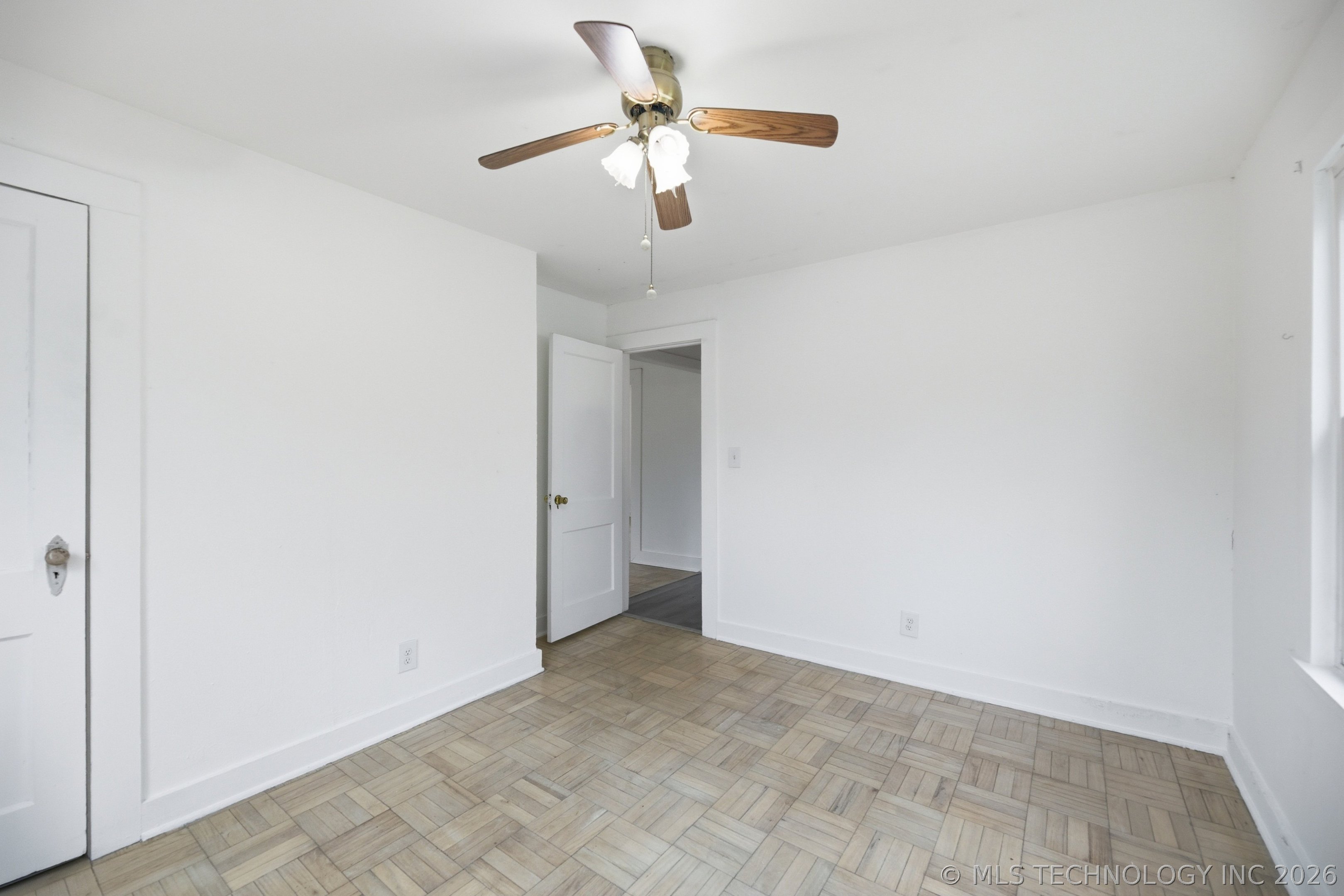 815 N Oswego Avenue Property Photo 9