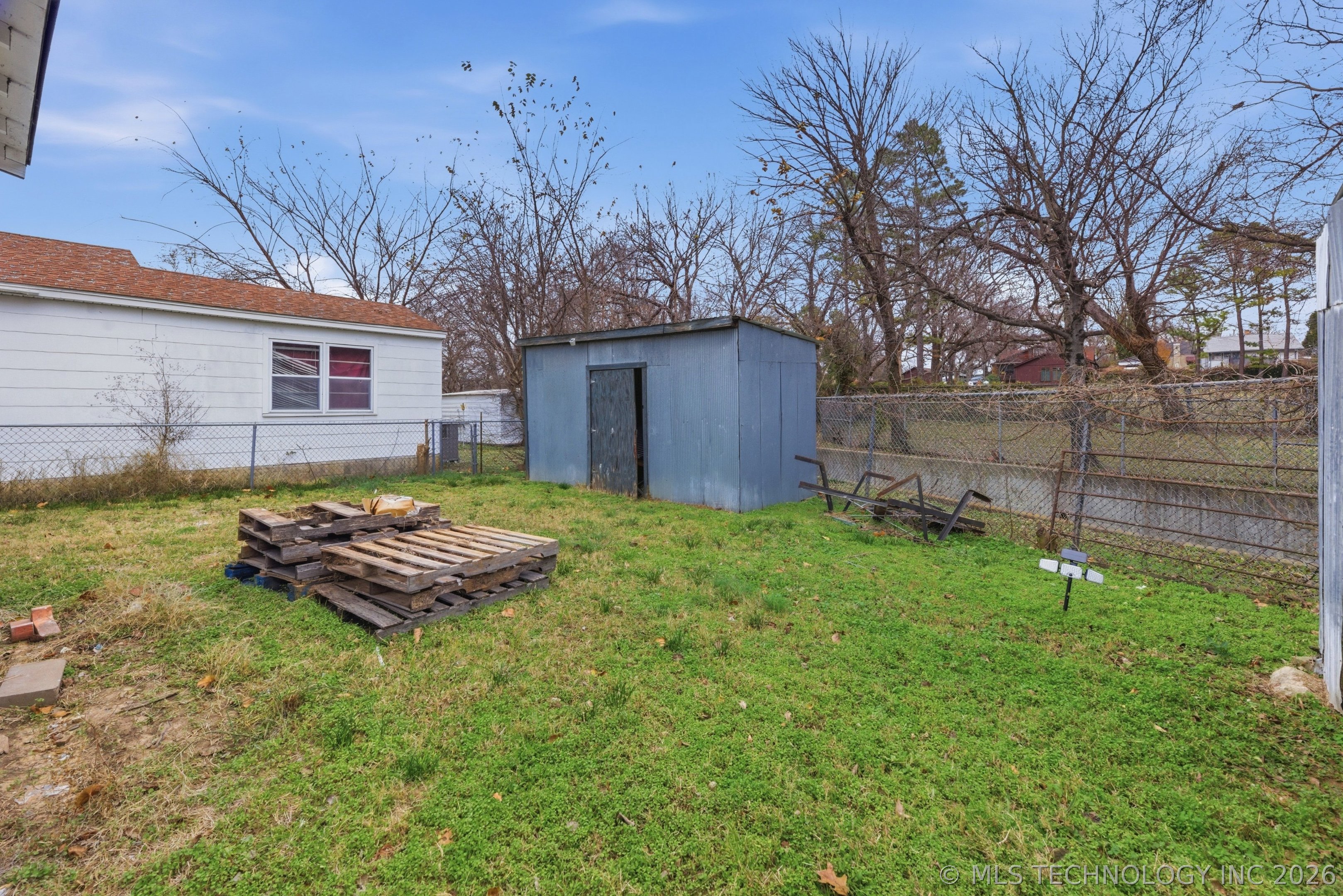 815 N Oswego Avenue Property Photo 17