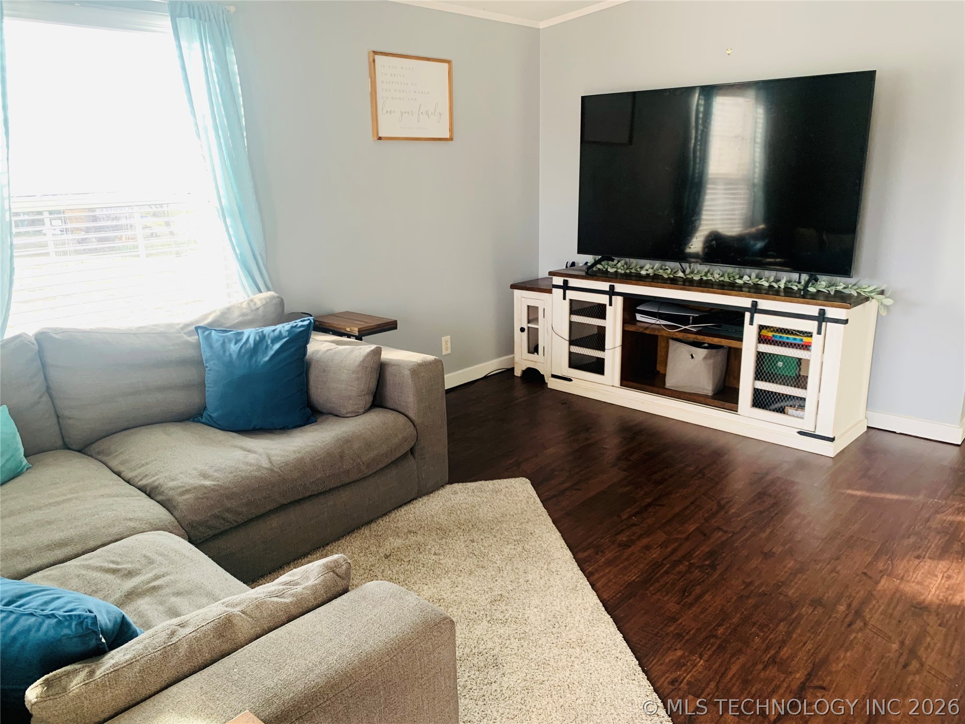 711 W Tyler Avenue Property Photo 7