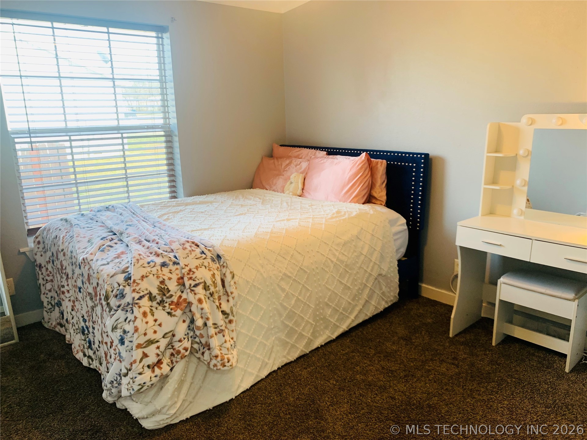 711 W Tyler Avenue Property Photo 23
