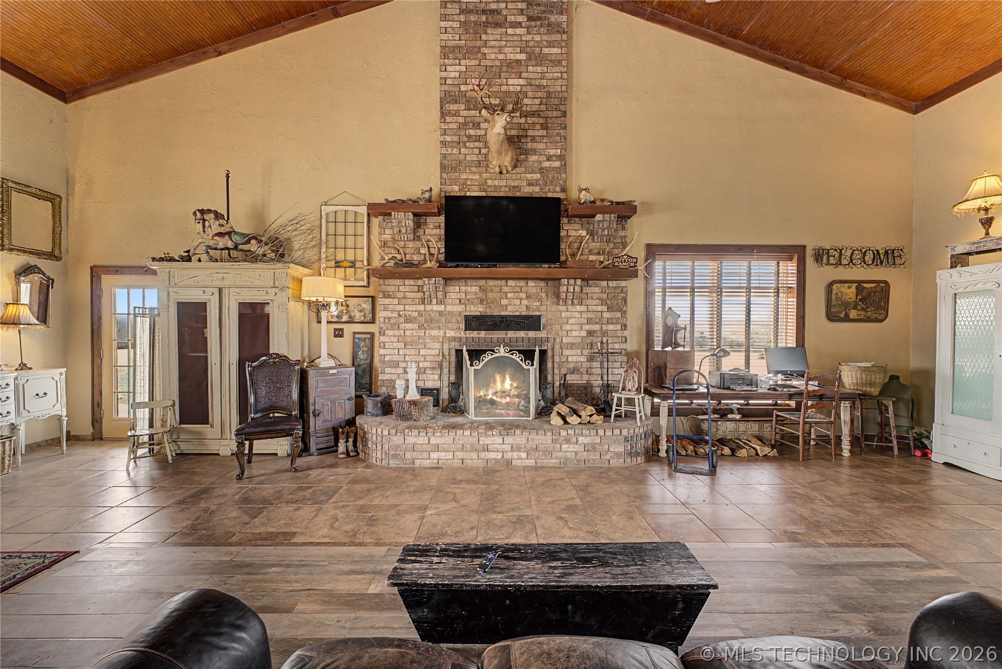 15875 New Lake Road Property Photo 6