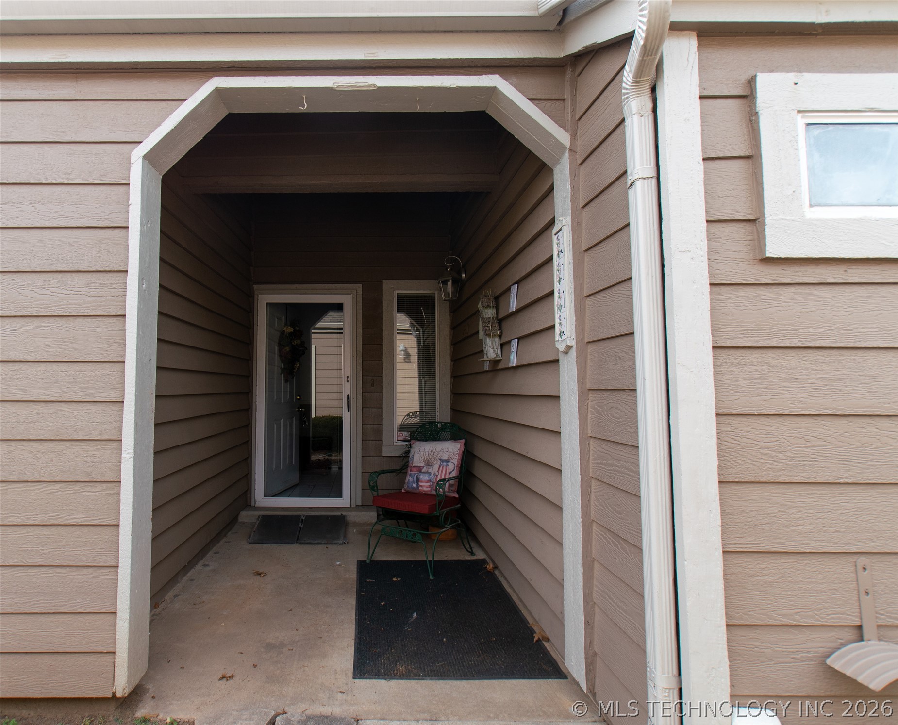 3113 E 91st Place Property Photo 2