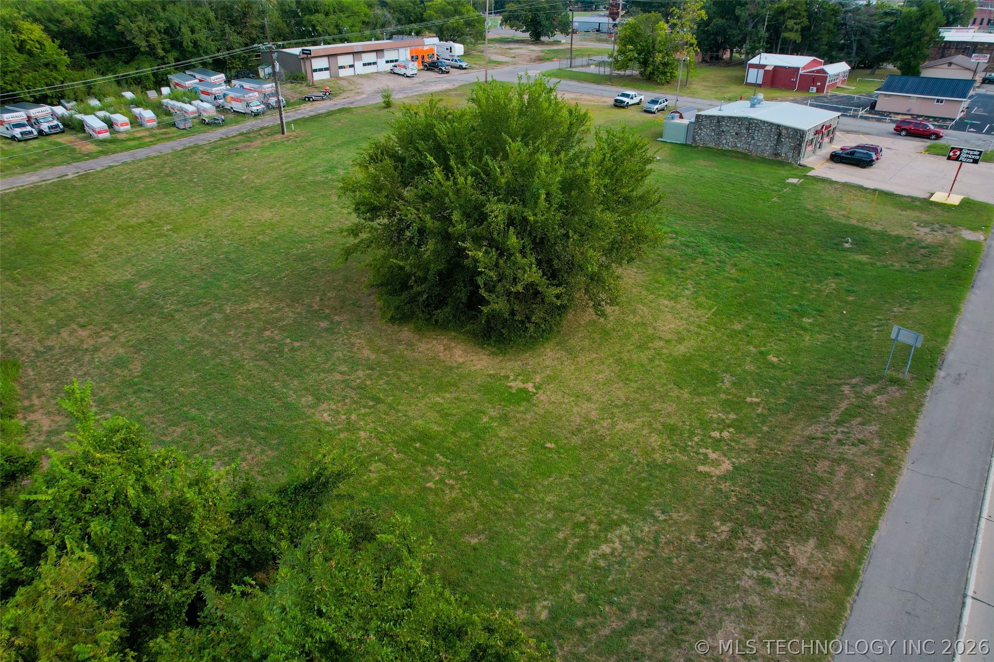 610 N Main Street Property Photo 9